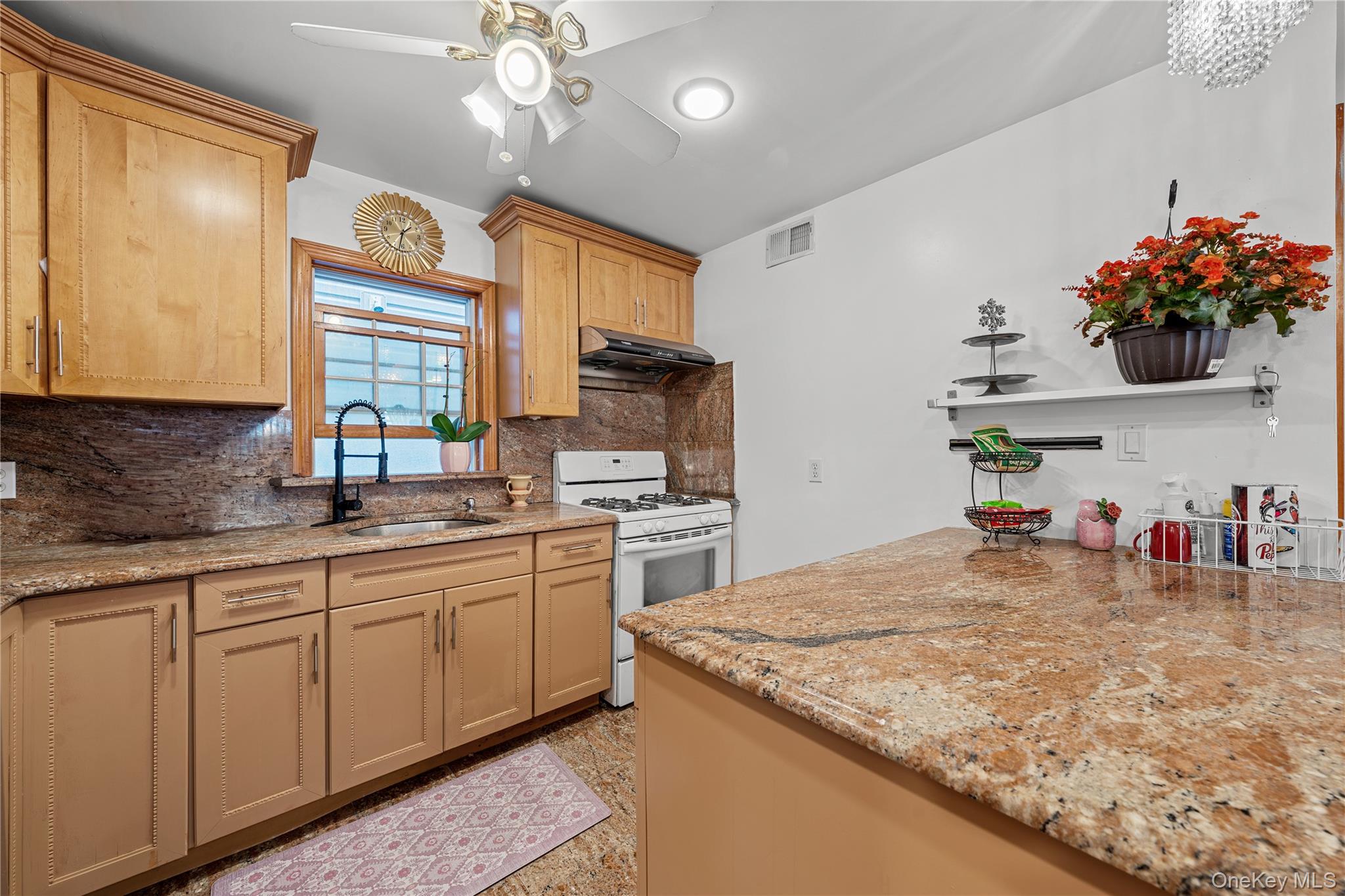 #6 photo, 84 Nebraska Street, ナッソー郡 Long Beach , NY 11561