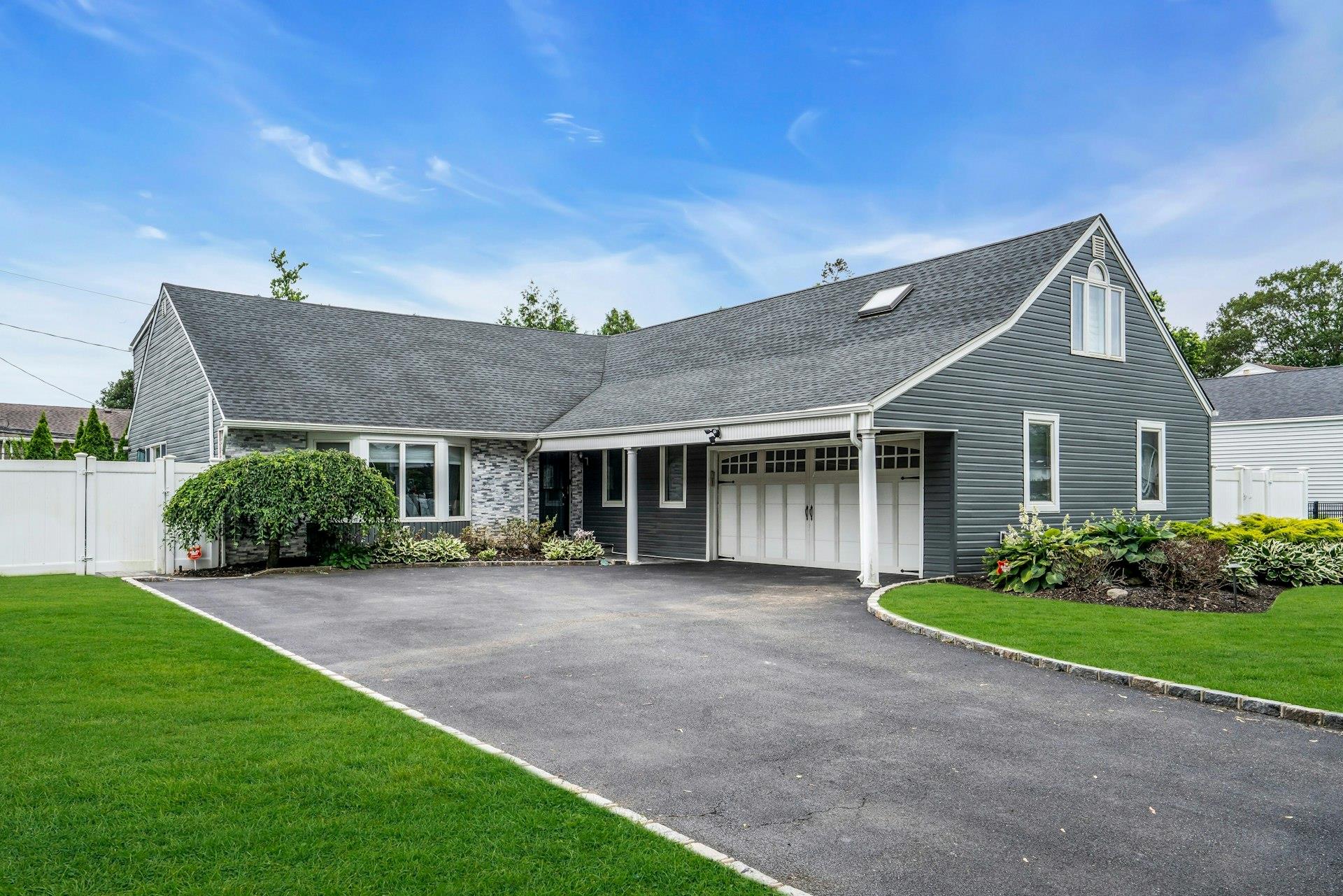 #1 photo, 85 Joyce Lane, Woodbury , NY 11797