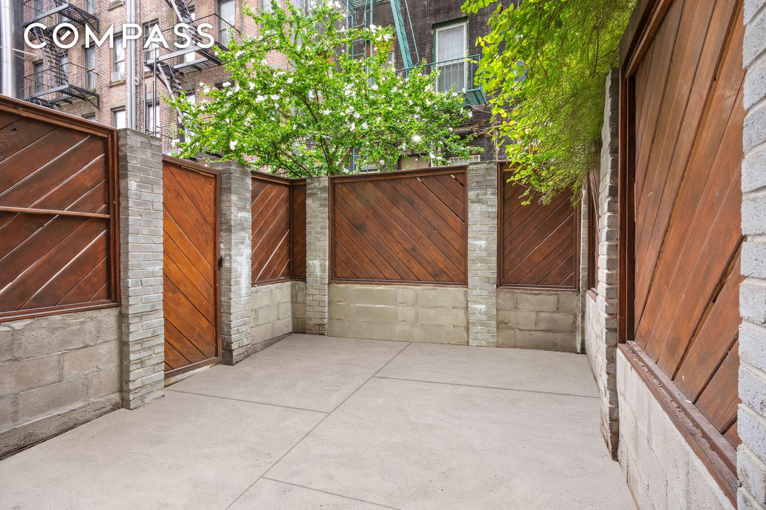 #7 photo, New York City, マンハッタン East Village , NY 10003