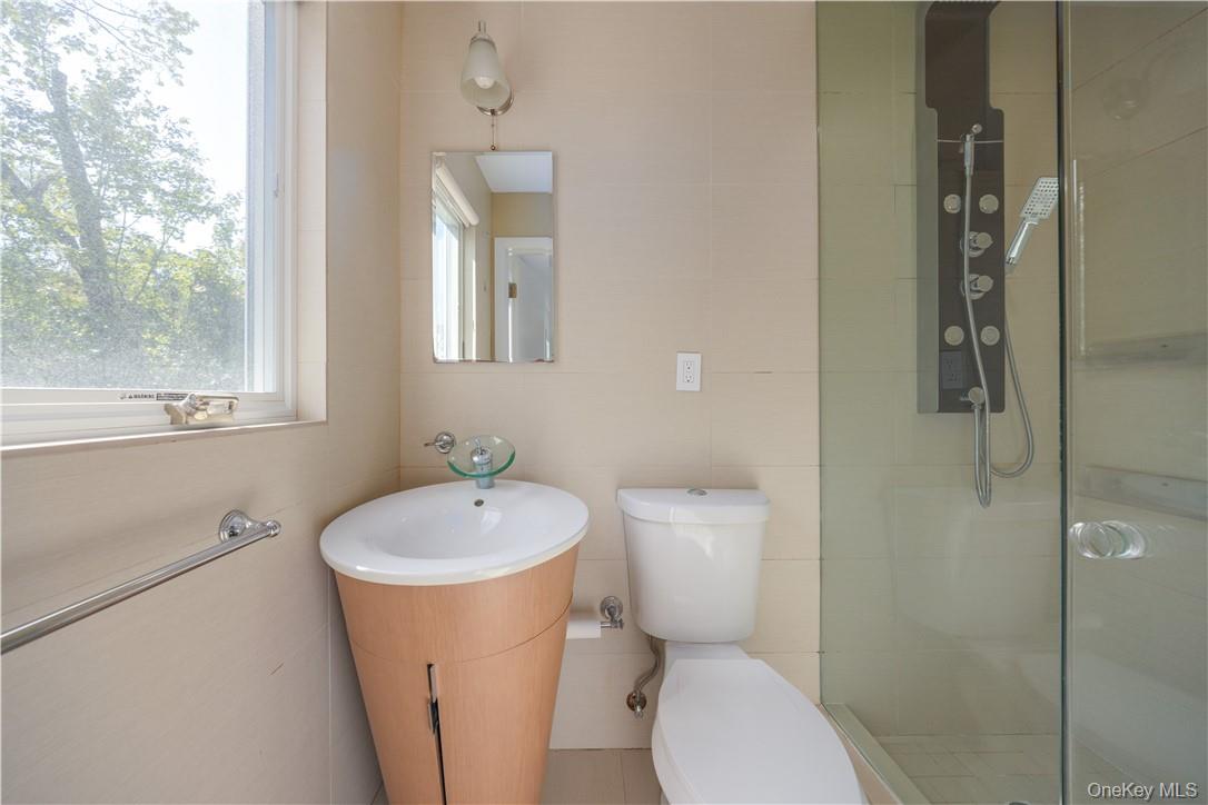 #19 photo, 691 Wilmot Road, Scarsdale , NY 10583