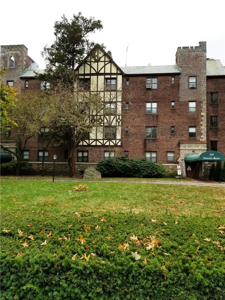 #1 photo, 110 Stonelea Place, 紐約州 New Rochelle , NY 10801
