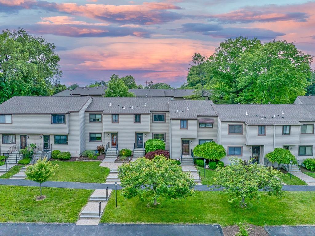 #1 photo, 10 Squires Gate, Poughkeepsie , NY 12603