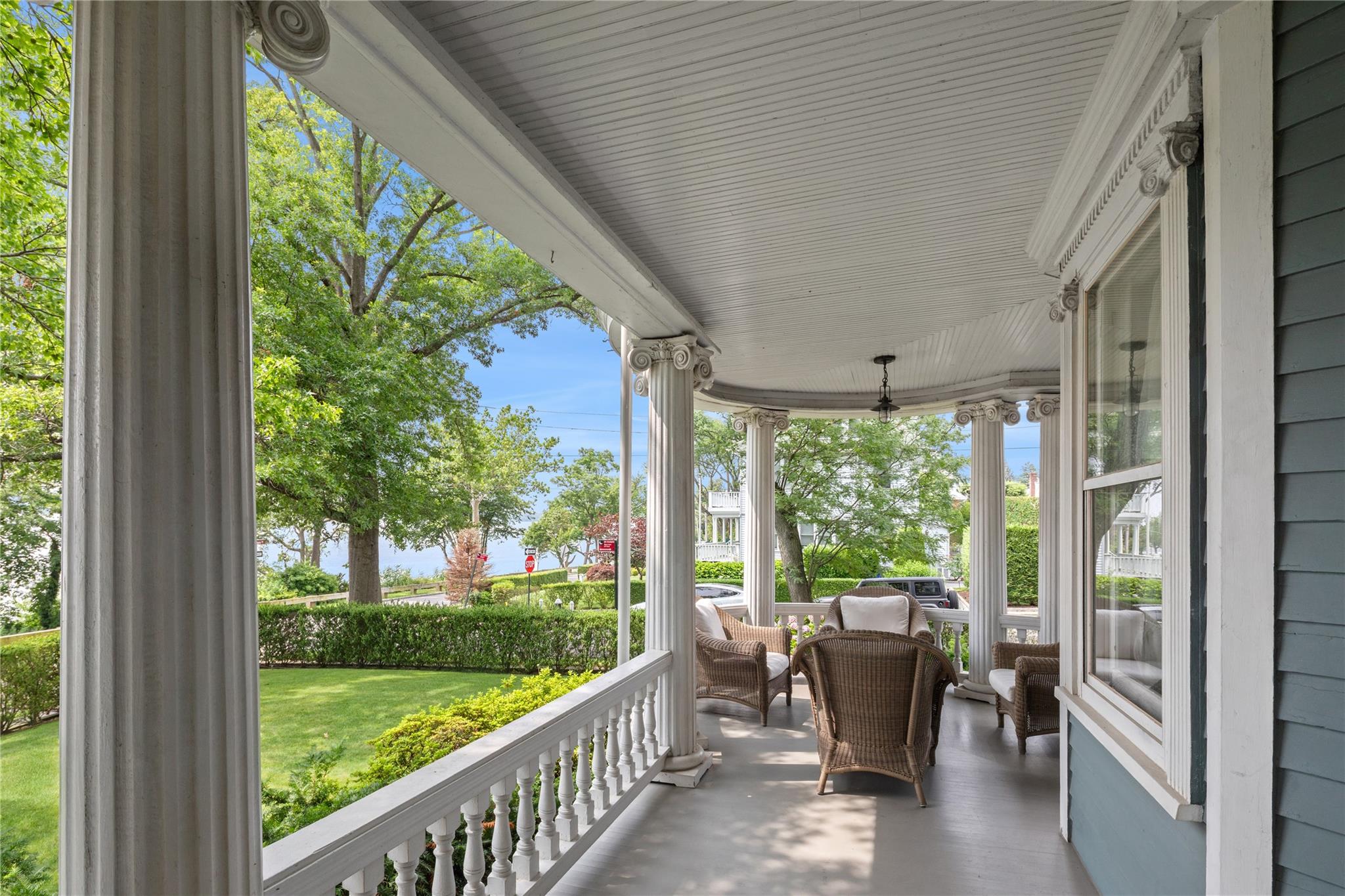 #4 photo, 28 Shore Road, クイーンズ区 Douglaston , NY 11363