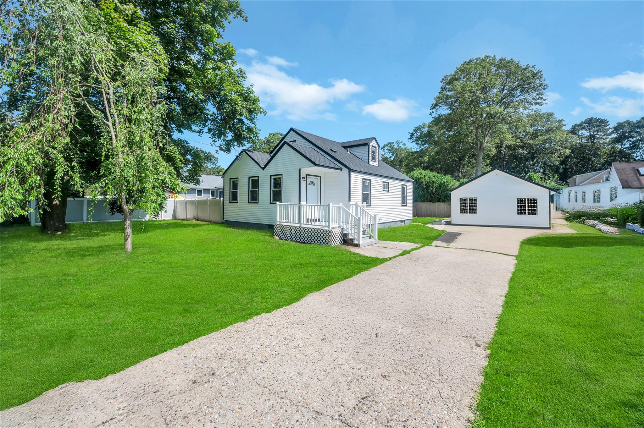 #1 photo, 54 Park Street, 東長島 Centereach , NY 11720