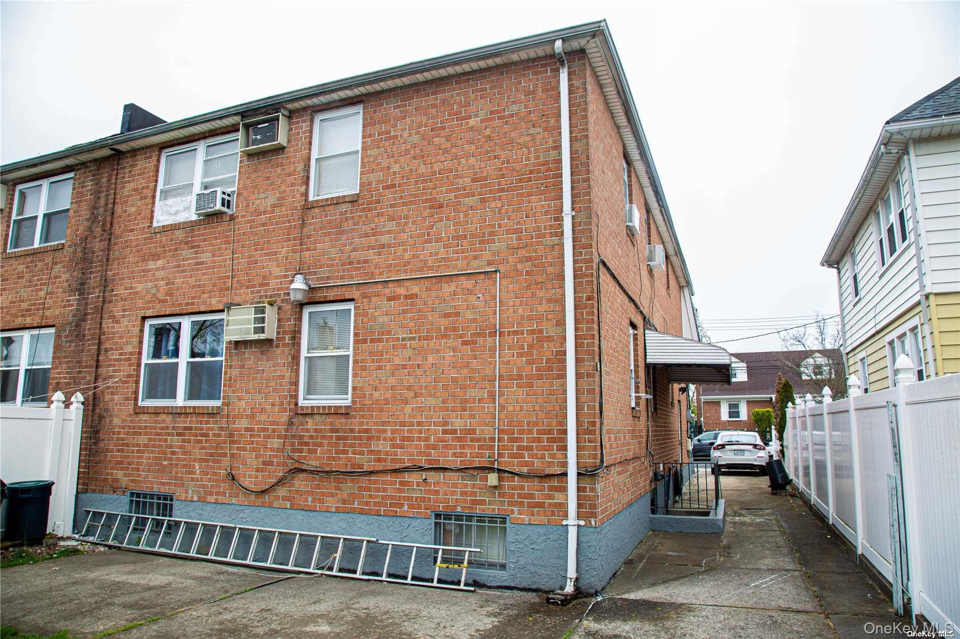 #2 photo, 13915 254th Street, Rosedale , NY 11422