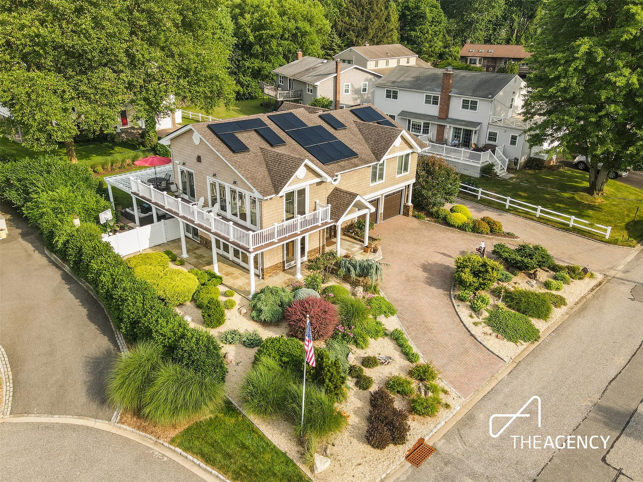 #1 photo, 50 Ships Point Lane, Oyster Bay , NY 11771