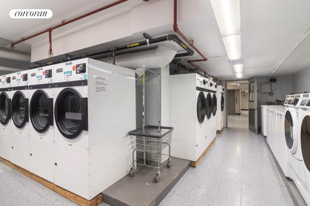 #18 photo, 301 E 22ND Street, マンハッタン Gramercy Park , NY 10010