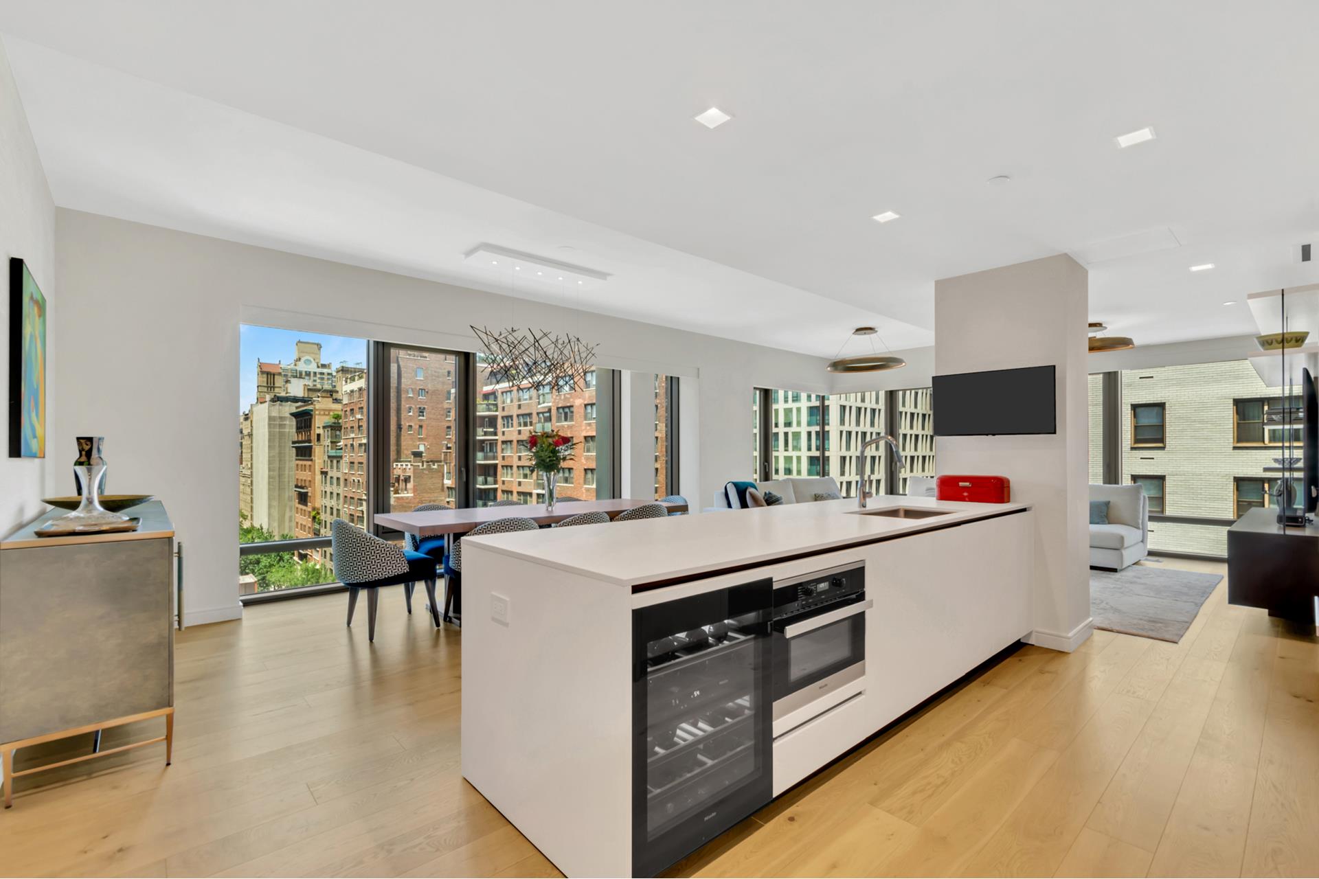 #1 photo, 200 E 21ST Street, Gramercy Park , NY 10010