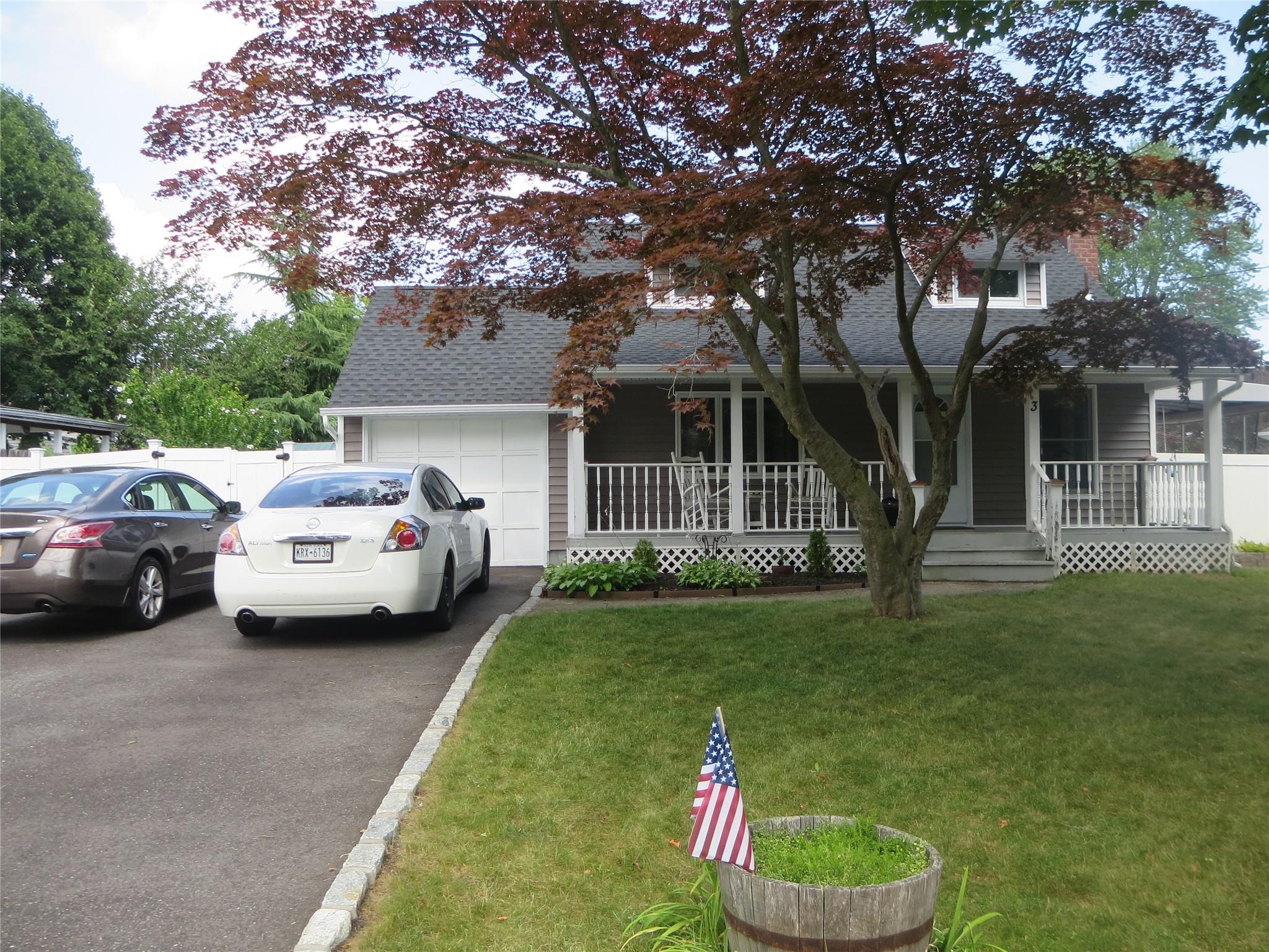 #1 photo, 3 Elgar Street, 東長島 East Northport , NY 11731