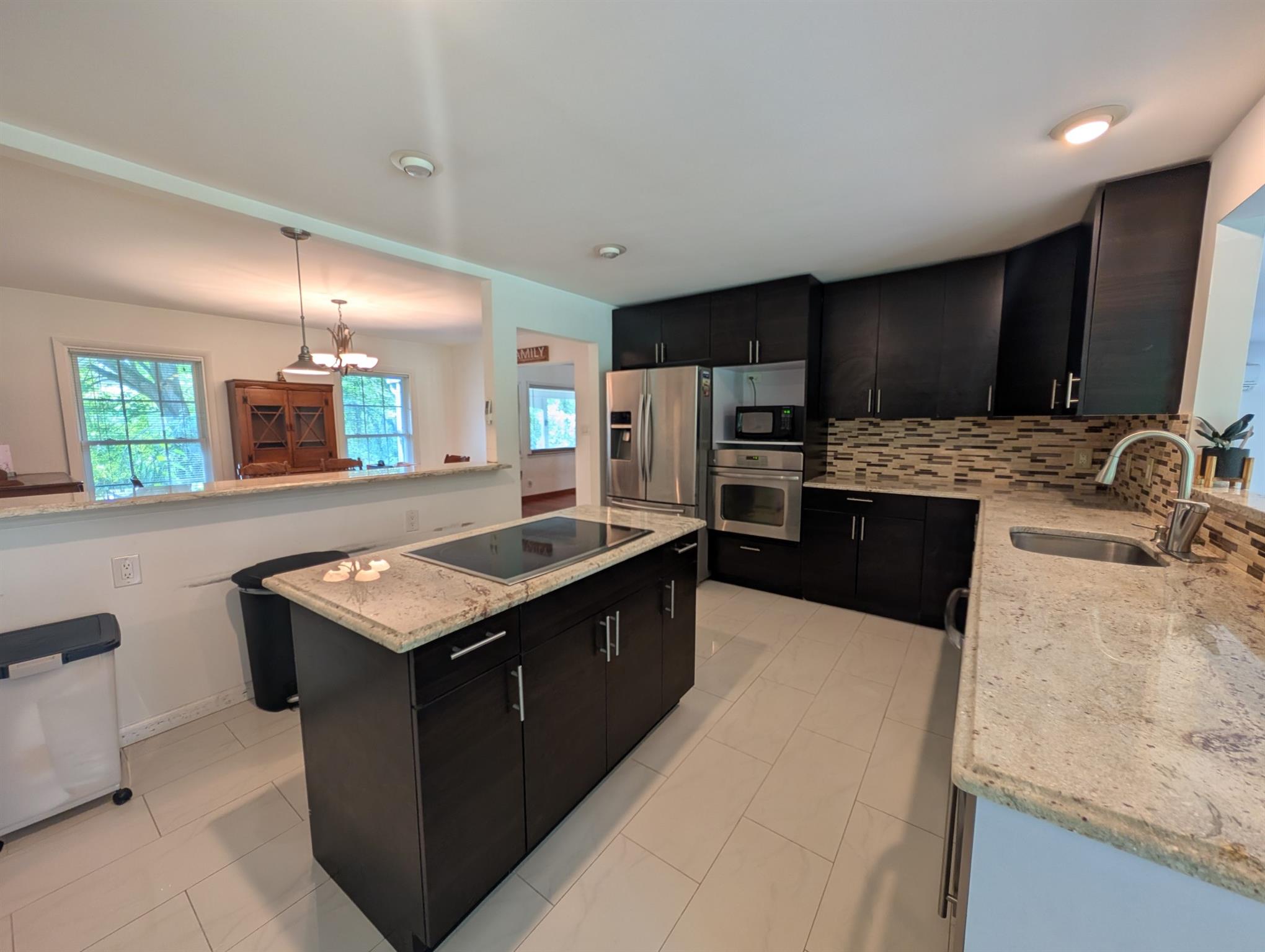 #10 photo, 61 Pennsylvania Avenue, サフォーク郡 Medford , NY 11763