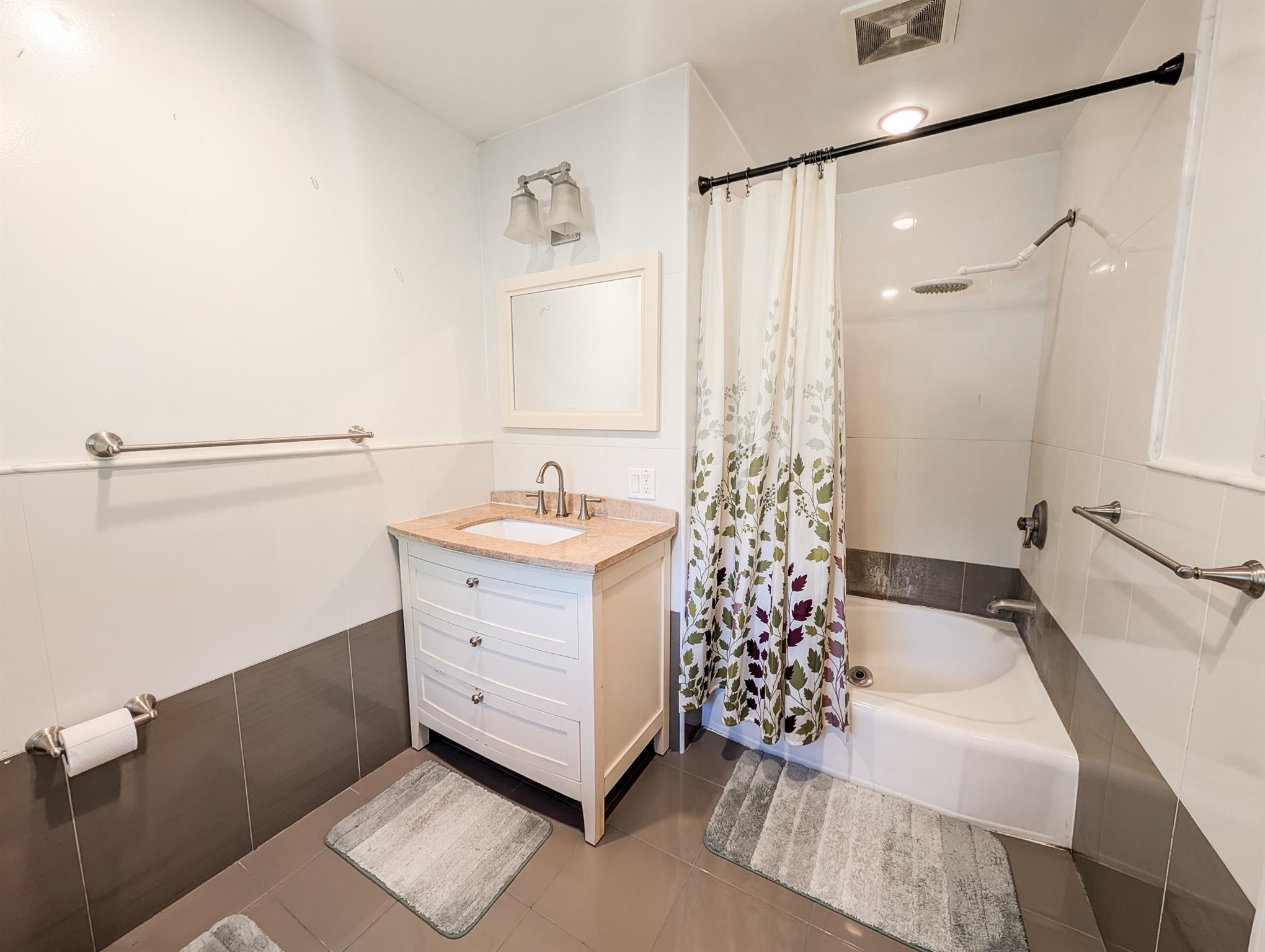 #16 photo, 61 Pennsylvania Avenue, サフォーク郡 Medford , NY 11763