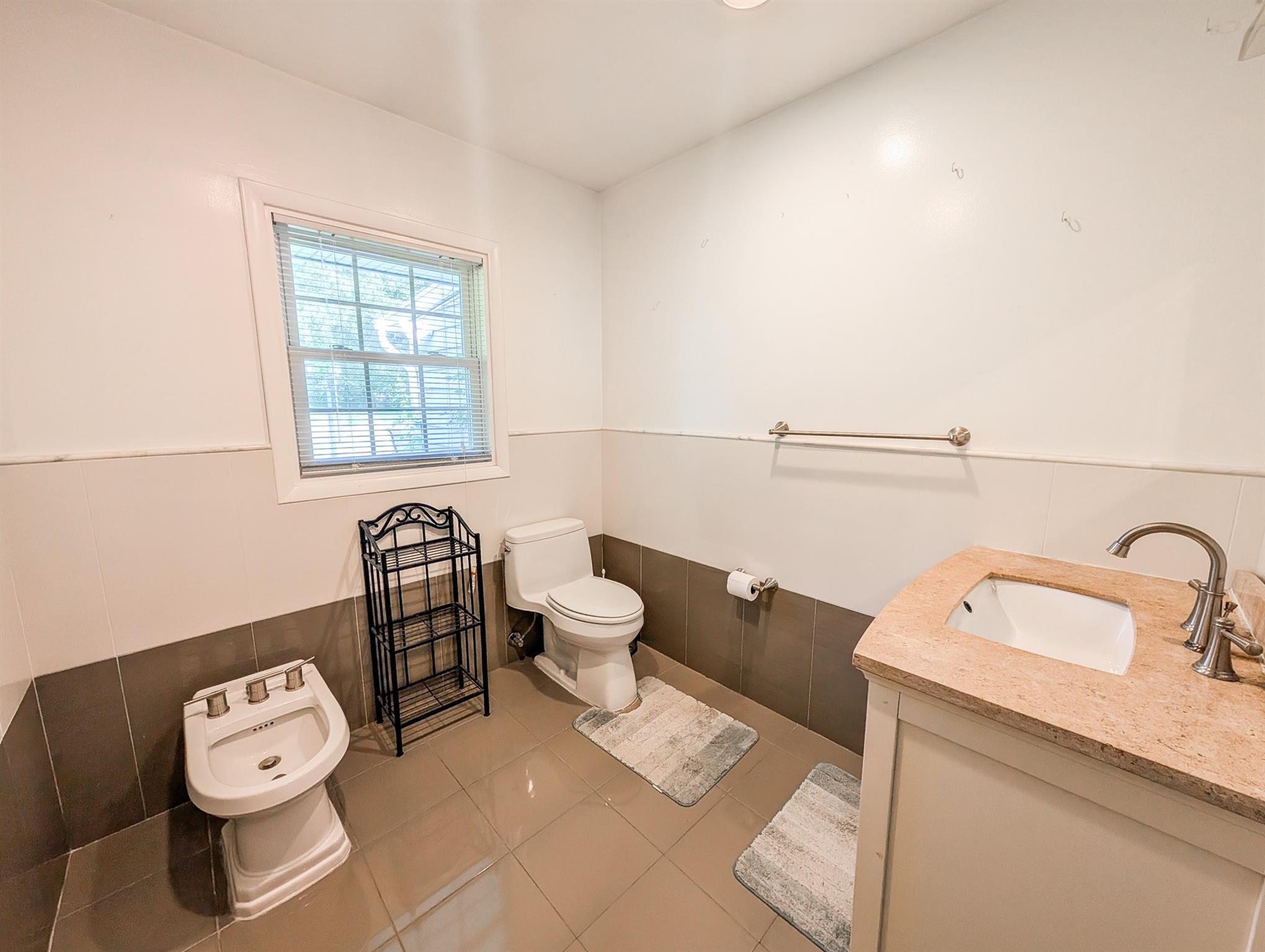 #17 photo, 61 Pennsylvania Avenue, サフォーク郡 Medford , NY 11763