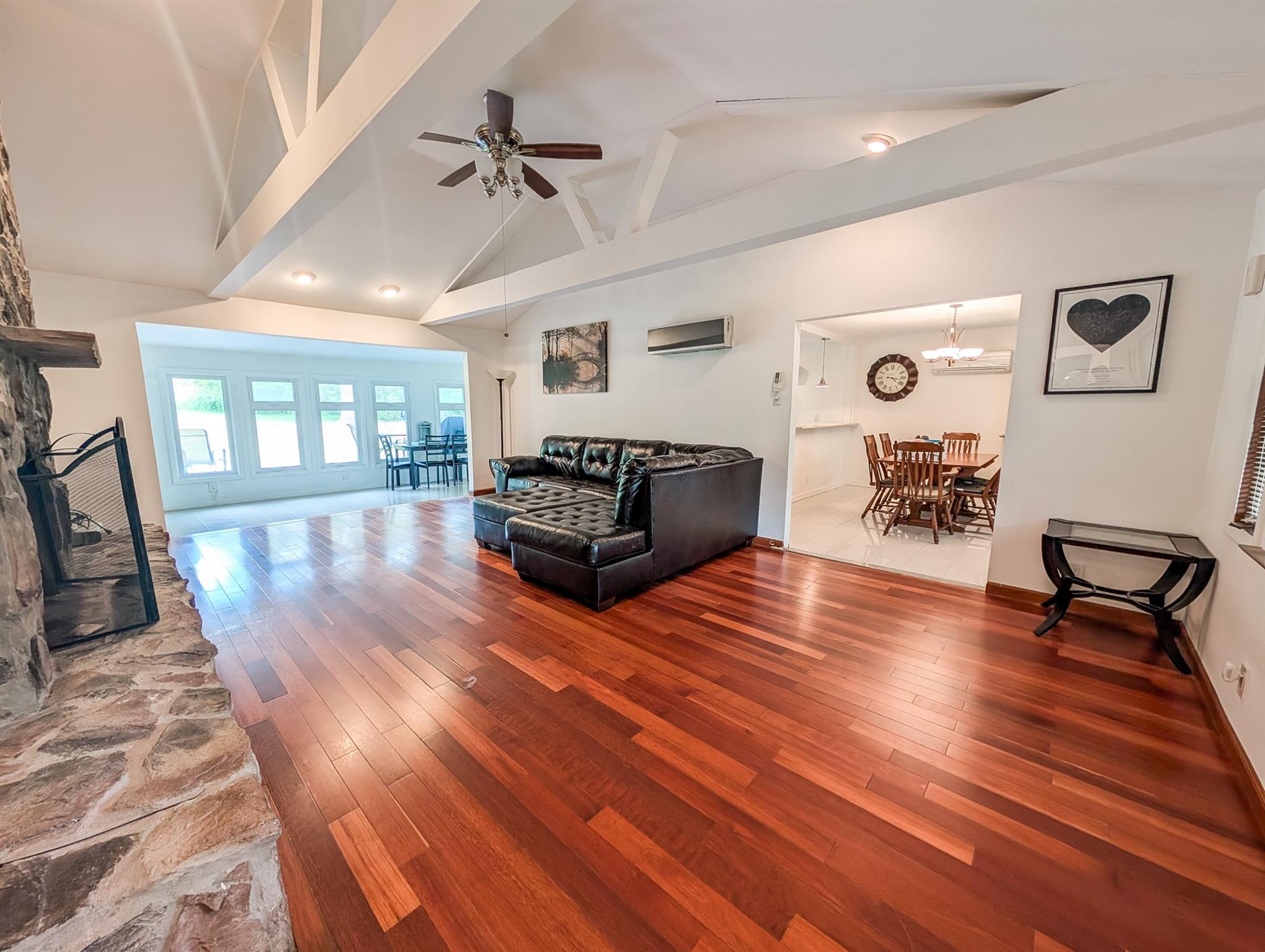 #4 photo, 61 Pennsylvania Avenue, サフォーク郡 Medford , NY 11763