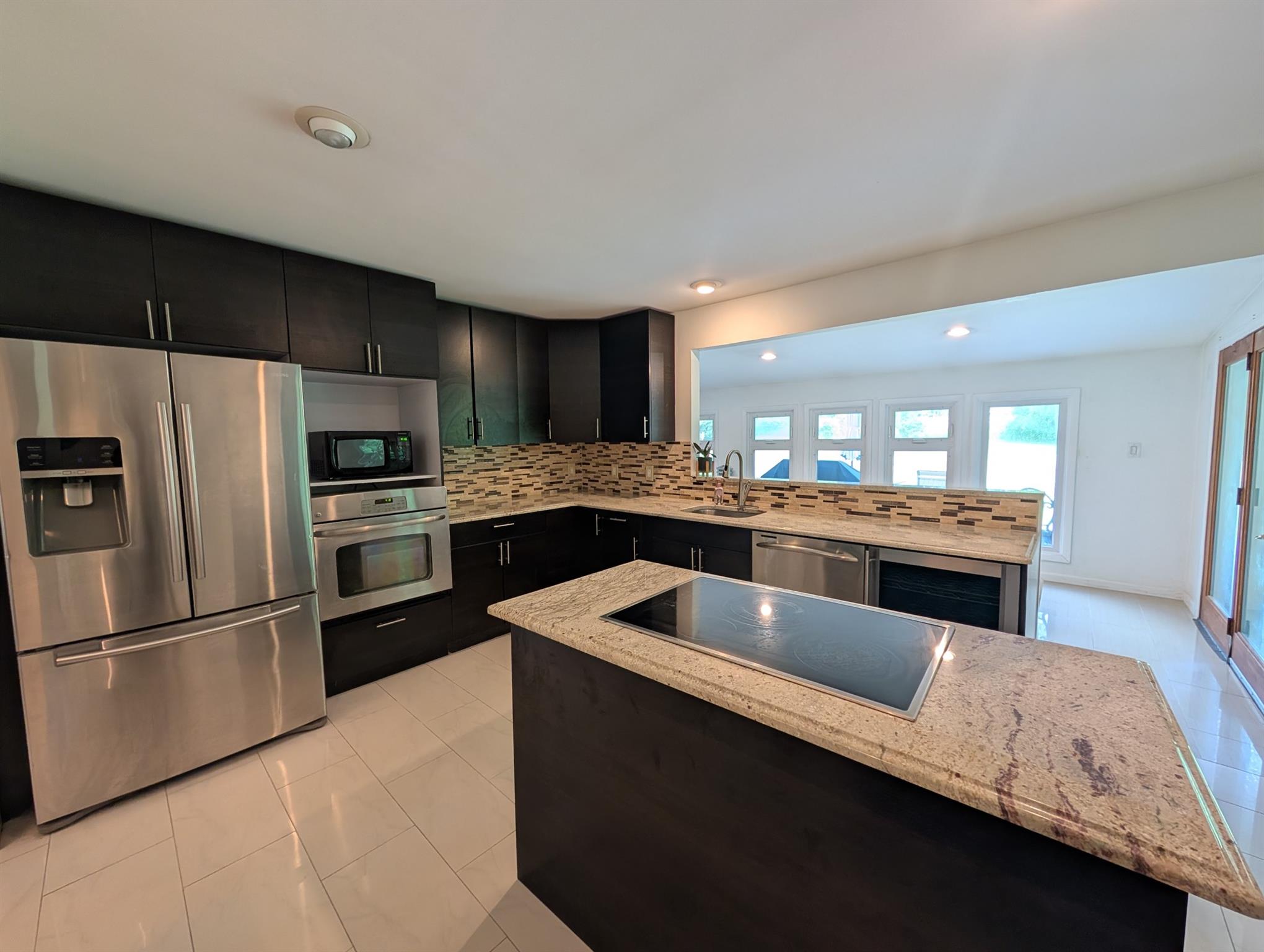 #9 photo, 61 Pennsylvania Avenue, サフォーク郡 Medford , NY 11763