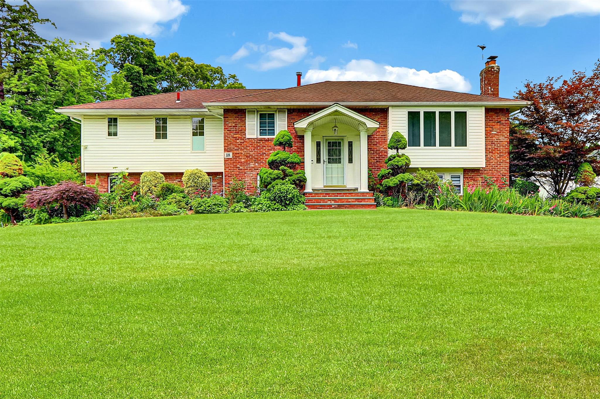 #1 photo, 18 Pashen Place, 東長島 Dix小山 Dix Hills , NY 11746