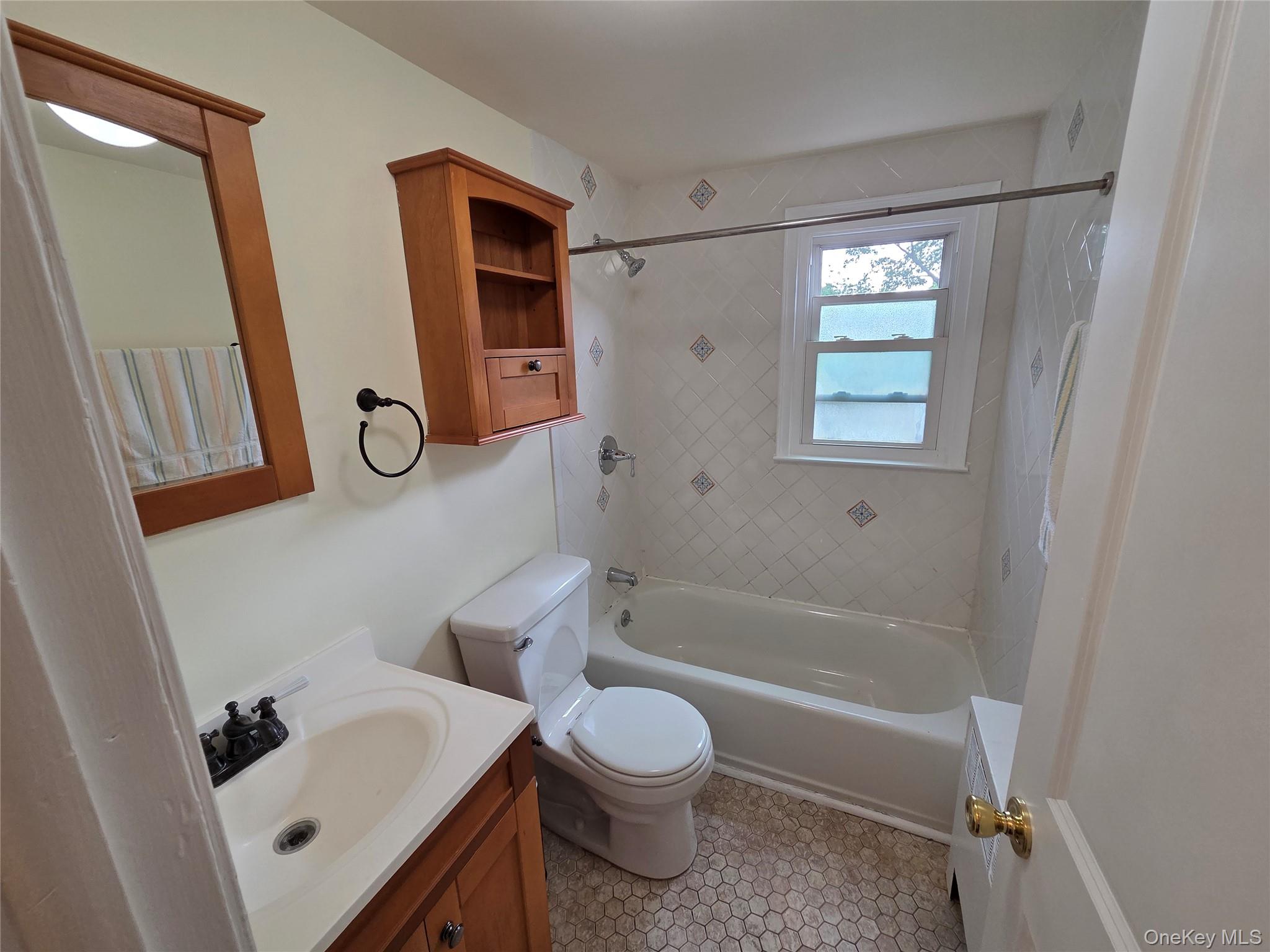 #6 photo, 5 Denton Pl, サフォーク郡 Farmingdale , NY 11735