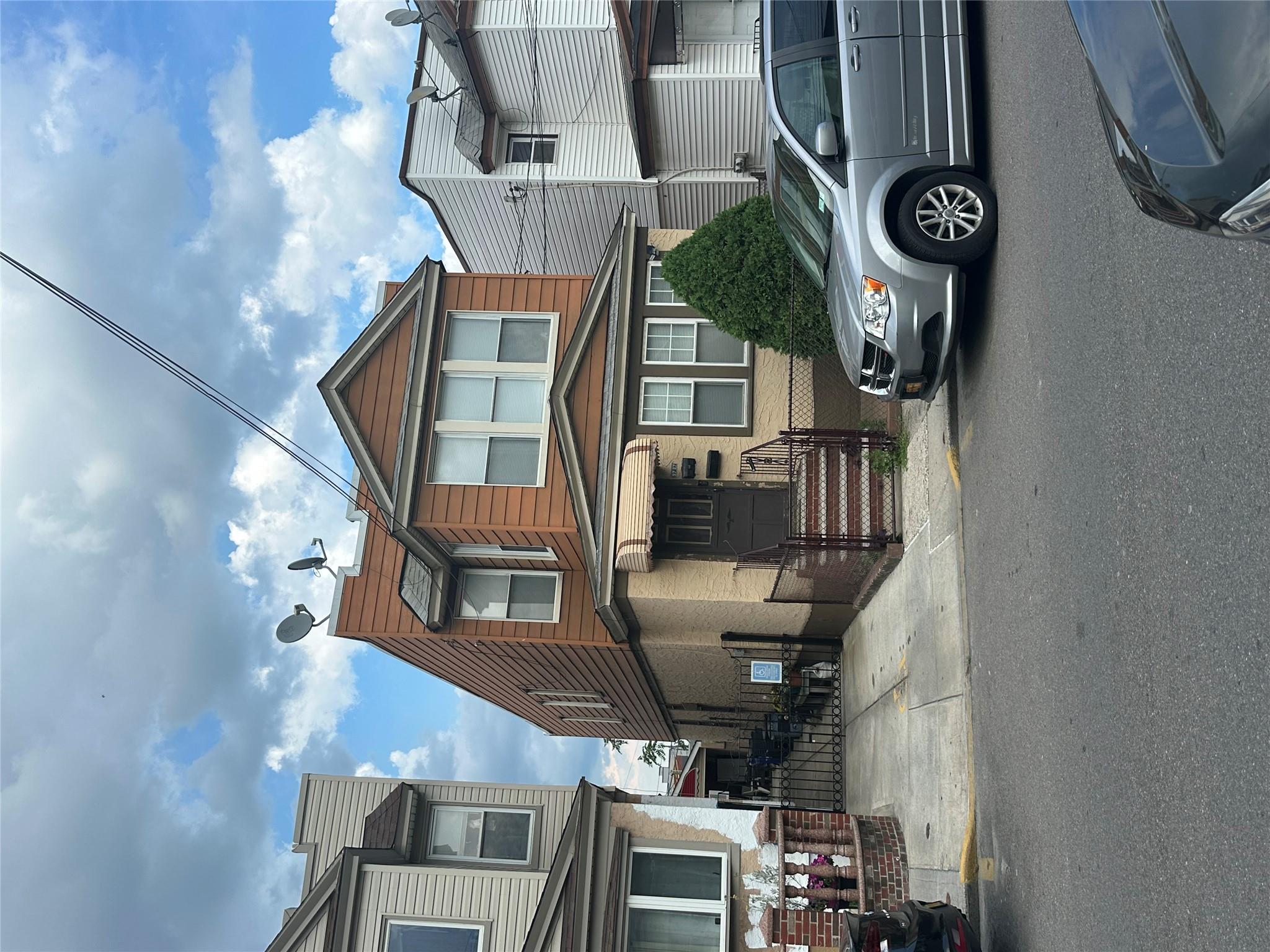 #1 photo, 97-27 Waltham Street, クイーンズ区 Jamaica , NY 11435