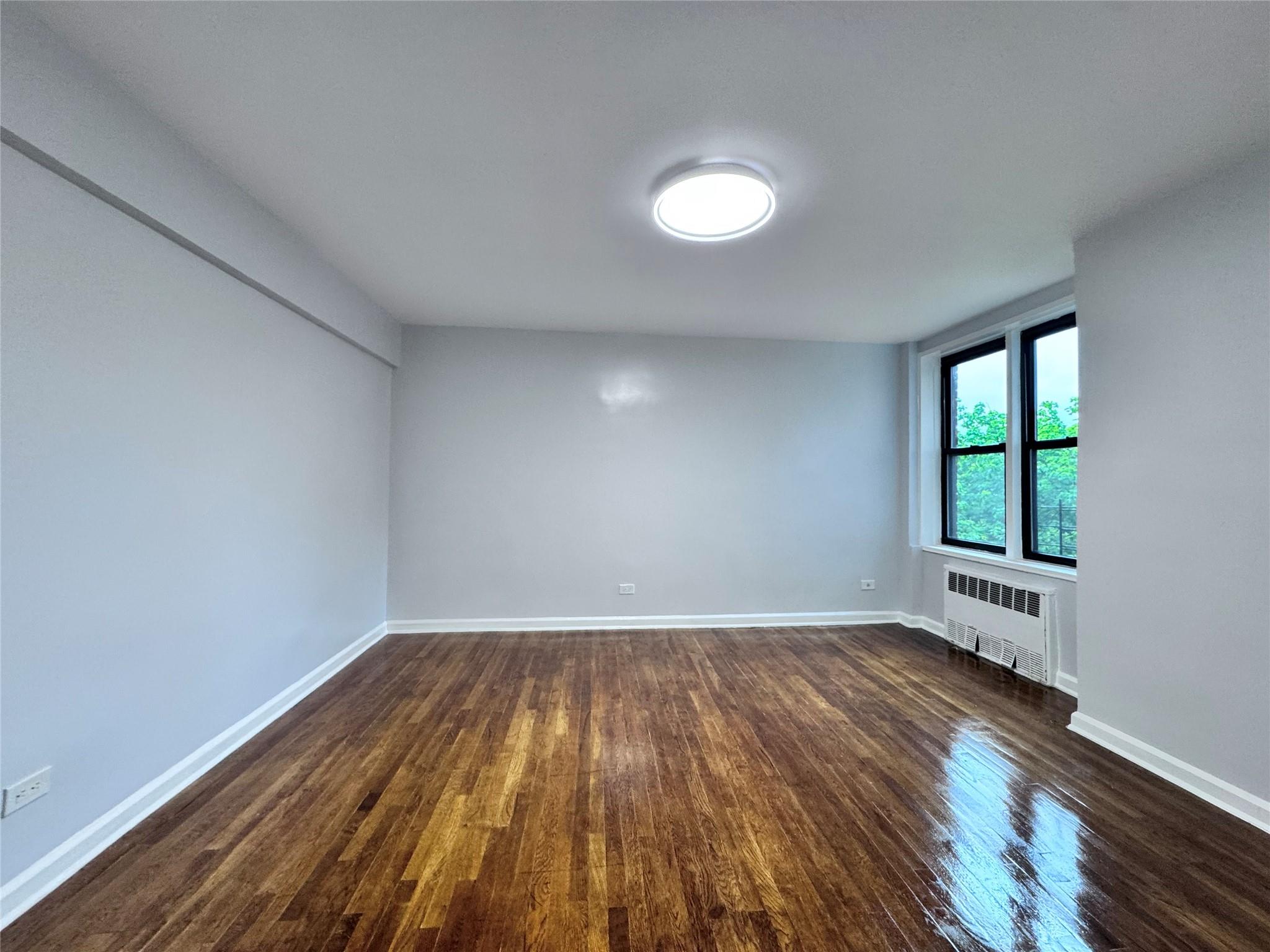 #5 photo, 33-24 junction Boulevard, クイーンズ区 Jackson Heights , NY 11372