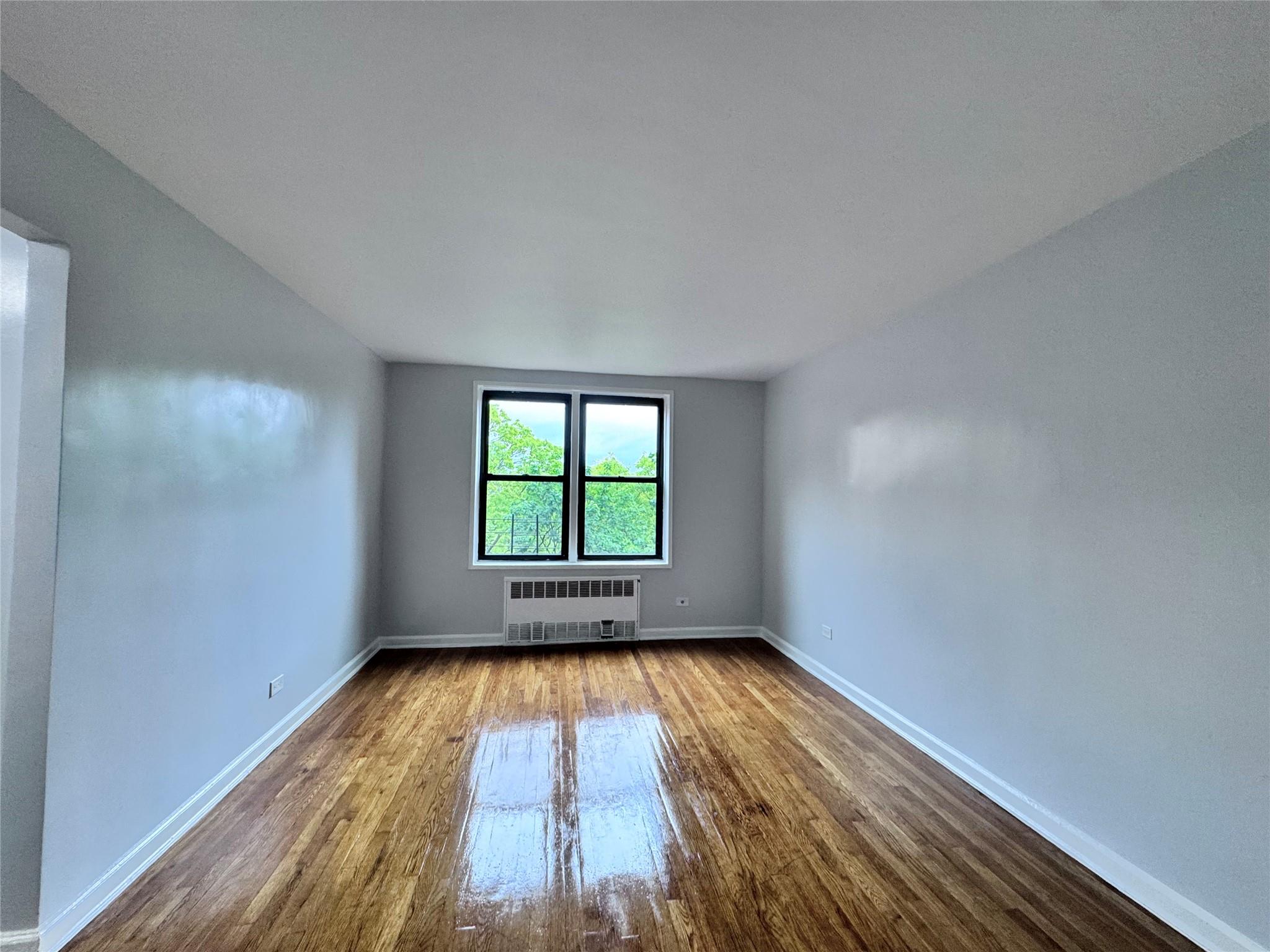 #8 photo, 33-24 junction Boulevard, クイーンズ区 Jackson Heights , NY 11372