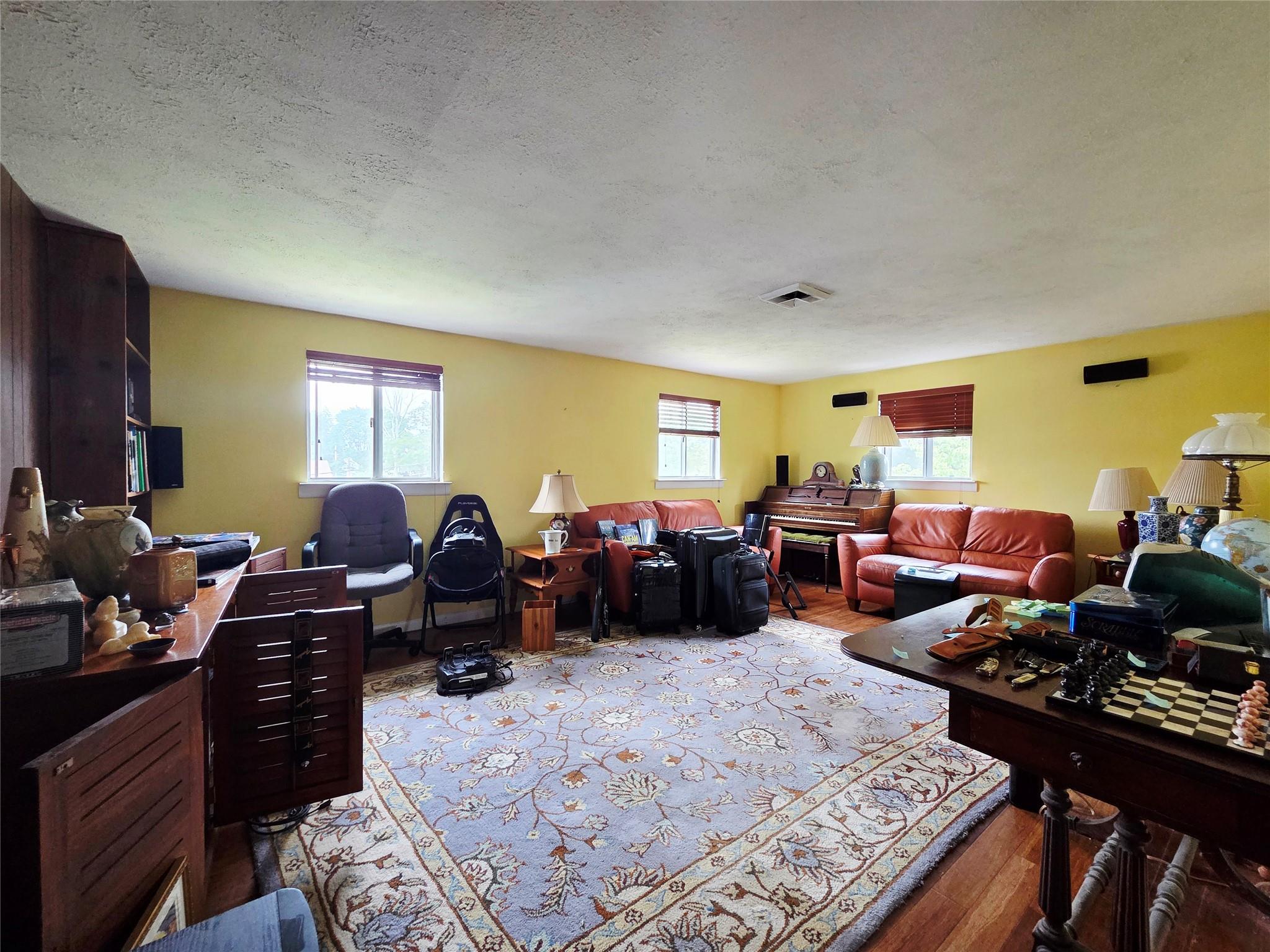 #12 photo, 14 Brian Drive, سوفولك East Islip , NY 11730