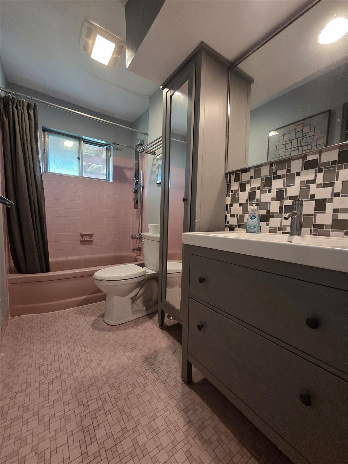 #5 photo, 14 Brian Drive, سوفولك East Islip , NY 11730