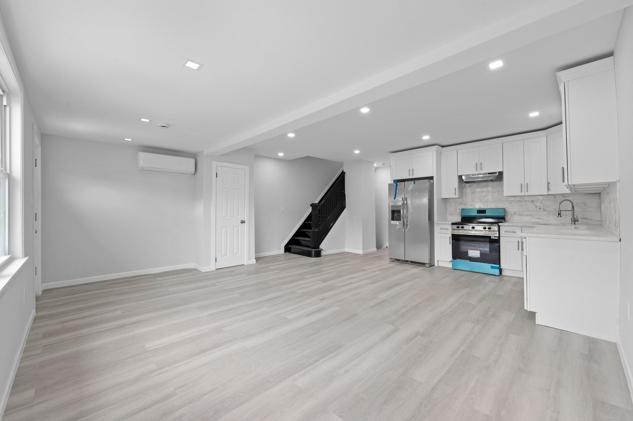 #3 photo, 19432 113th Road, クイーンズ区 Hollis , NY 11412