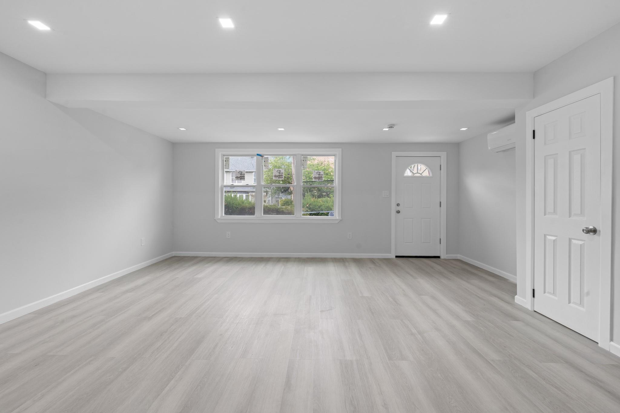 #4 photo, 19432 113th Road, クイーンズ区 Hollis , NY 11412