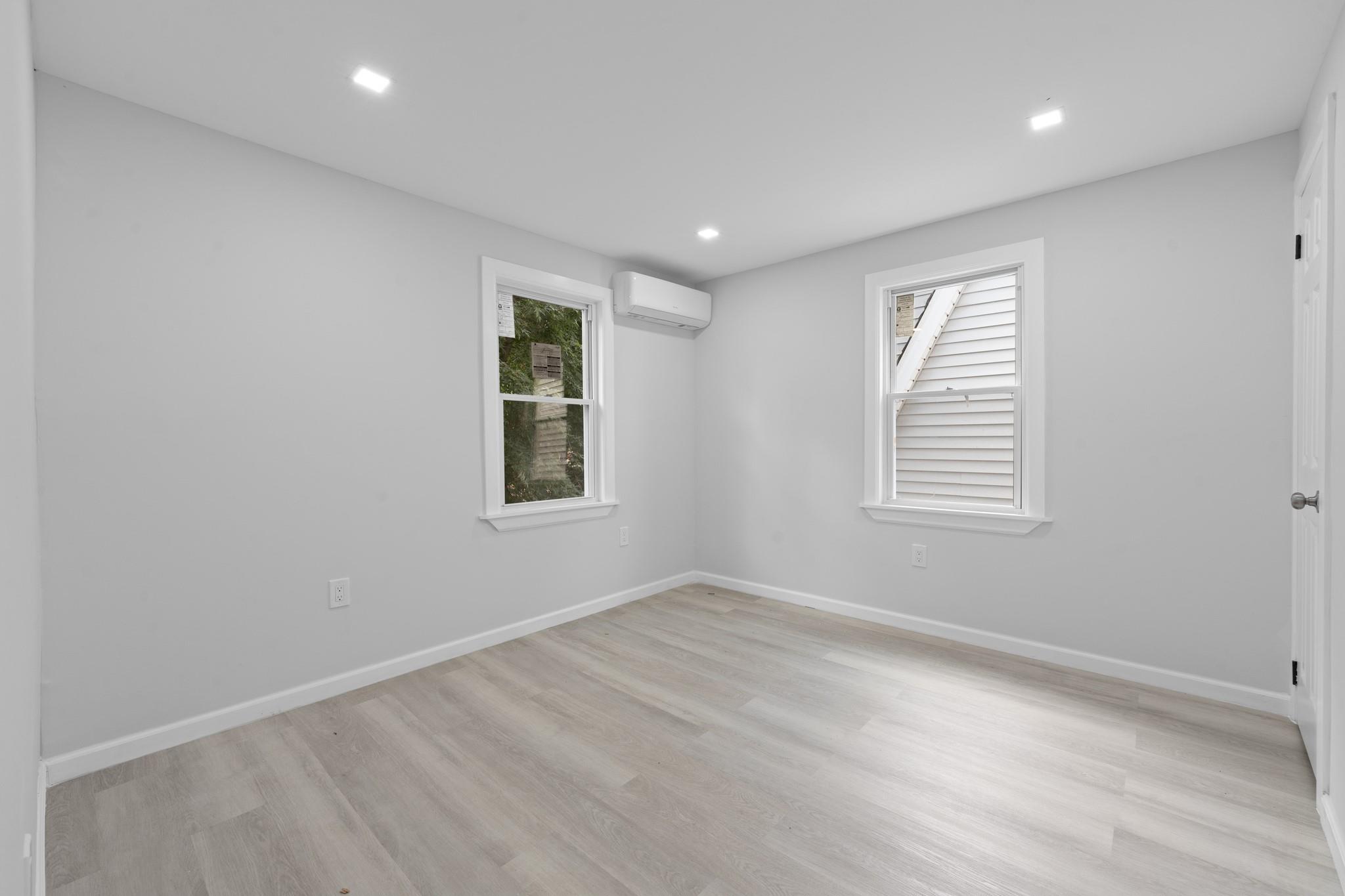 #8 photo, 19432 113th Road, クイーンズ区 Hollis , NY 11412