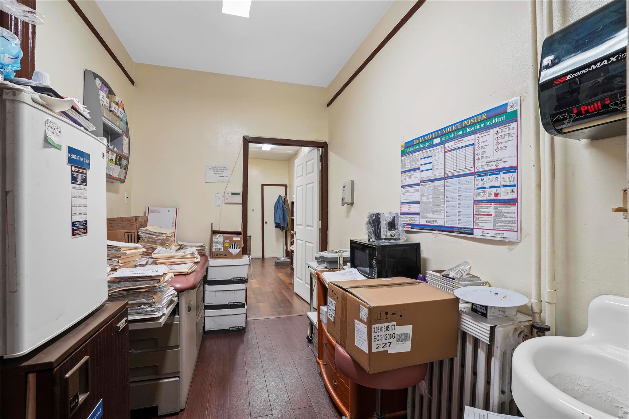 #11 photo, 1670 Putnam Avenue, クイーンズ区 Ridgewood , NY 11385