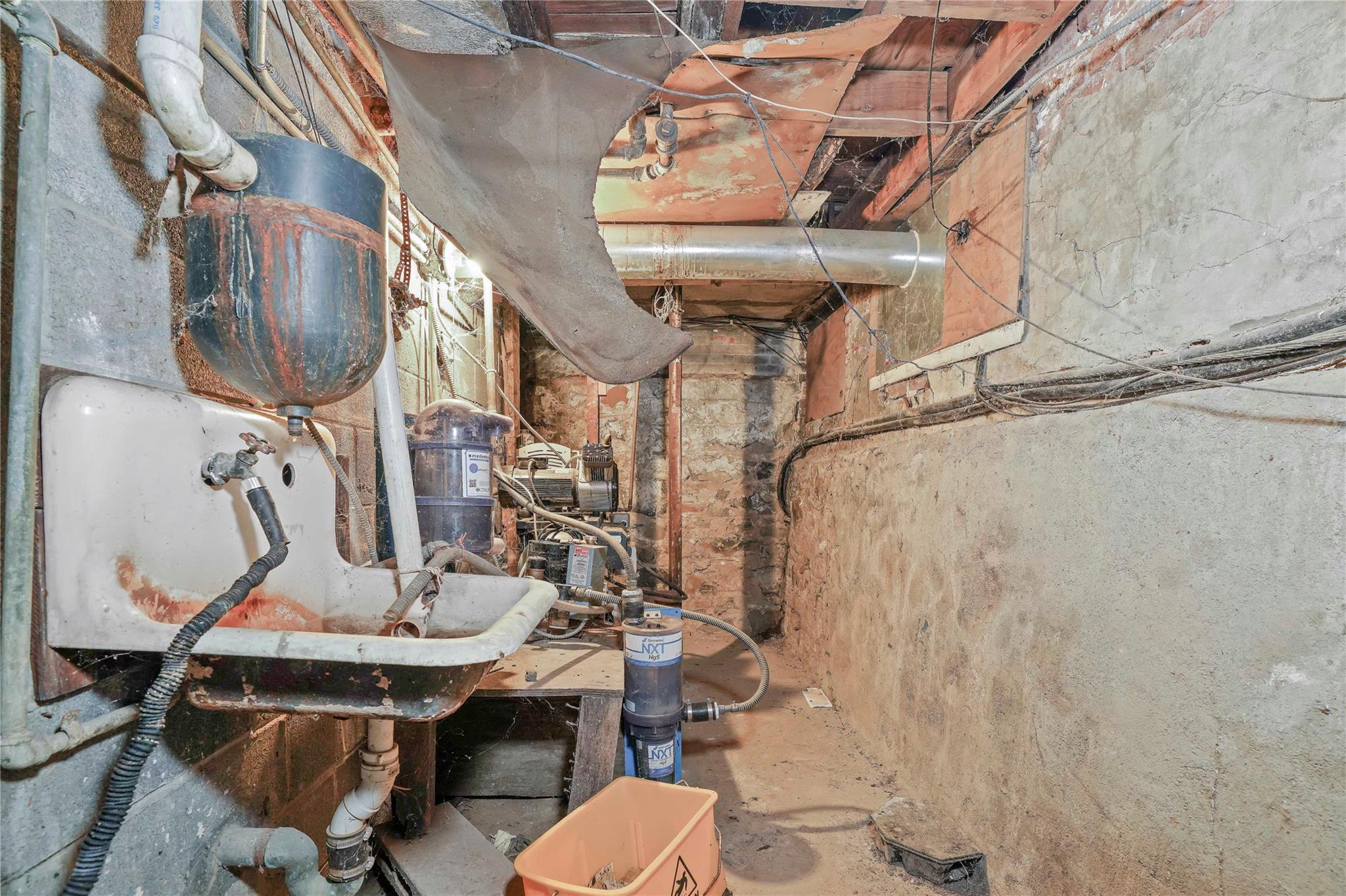 #17 photo, 1670 Putnam Avenue, クイーンズ区 Ridgewood , NY 11385