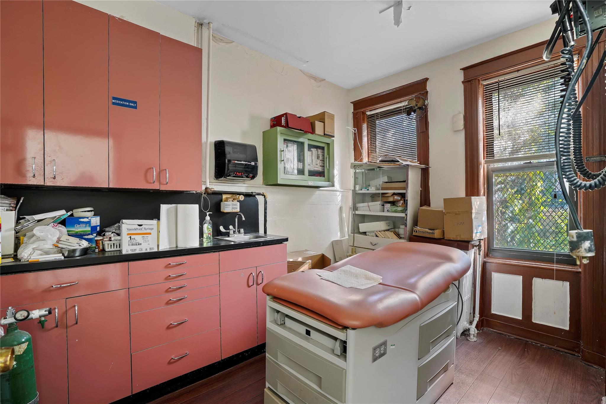 #9 photo, 1670 Putnam Avenue, クイーンズ区 Ridgewood , NY 11385