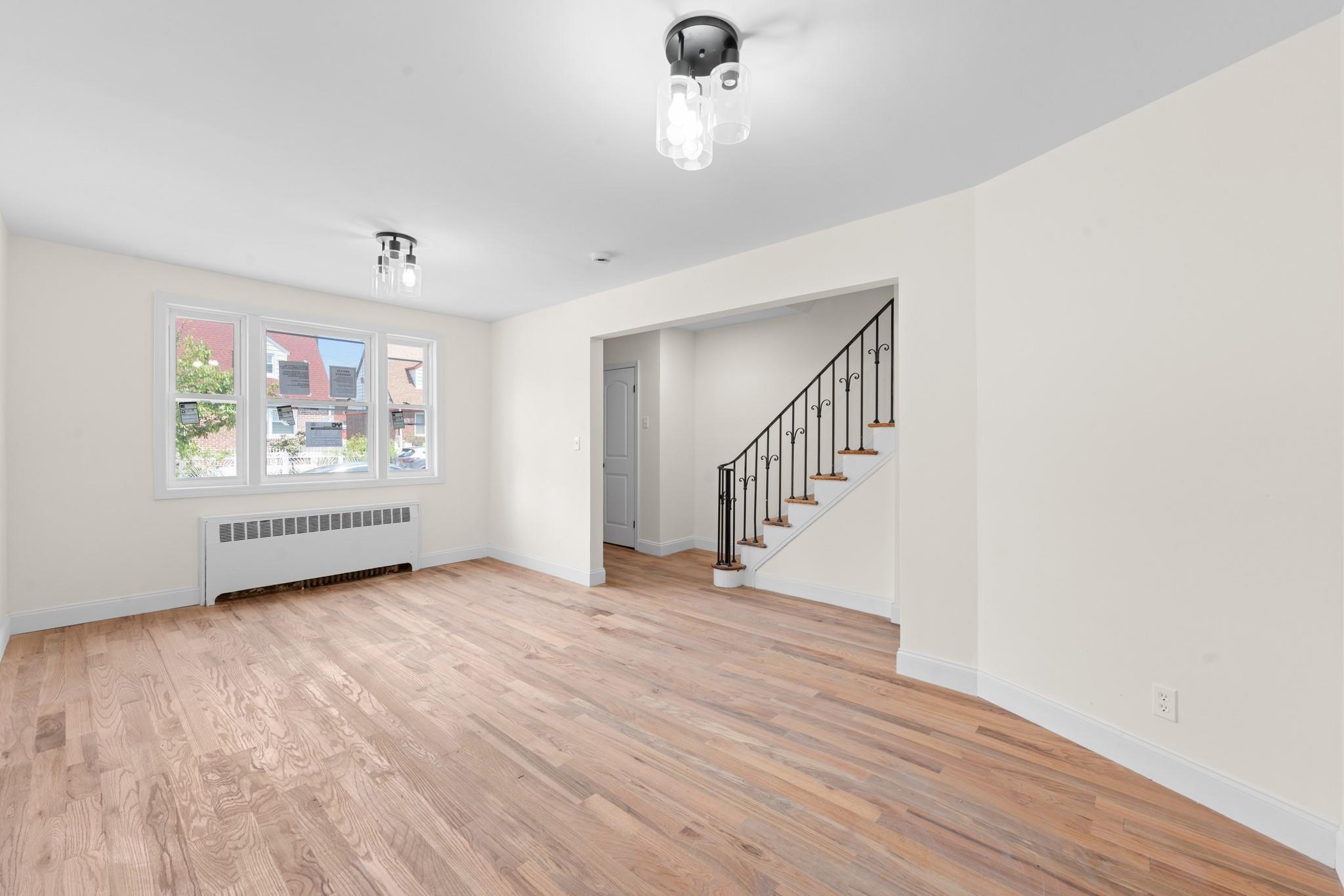 #3 photo, 18914 114th Road, クイーンズ区 Saint Albans , NY 11412