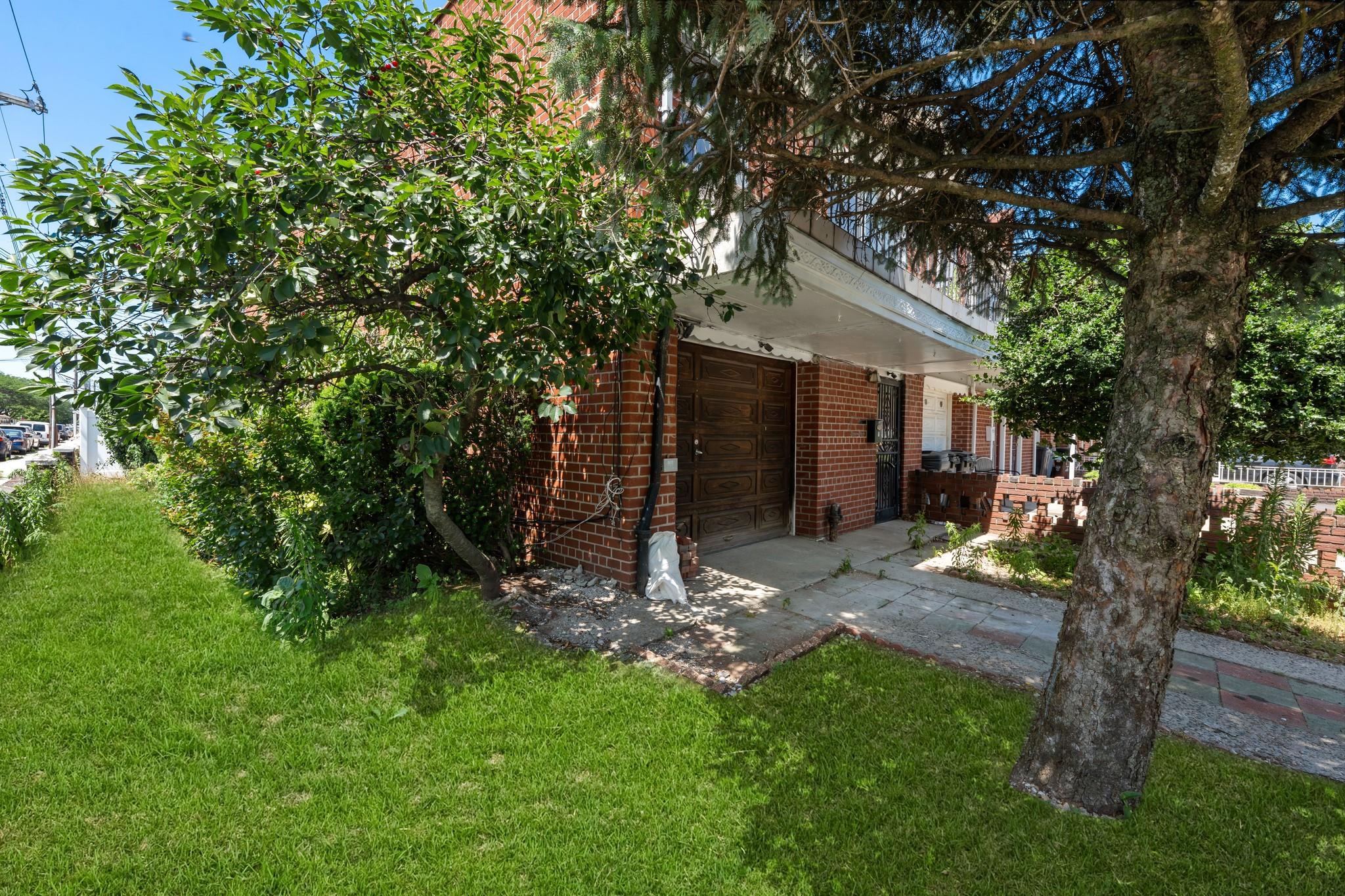 #8 photo, 11501 Linden Boulevard, South Ozone Park , NY 11420