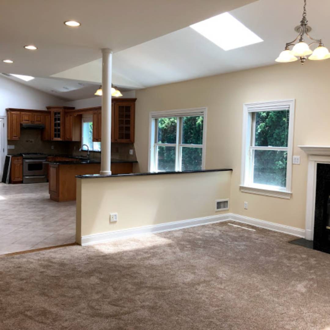 #8 photo, 18 Cross Hill, Eastchester , NY 10709