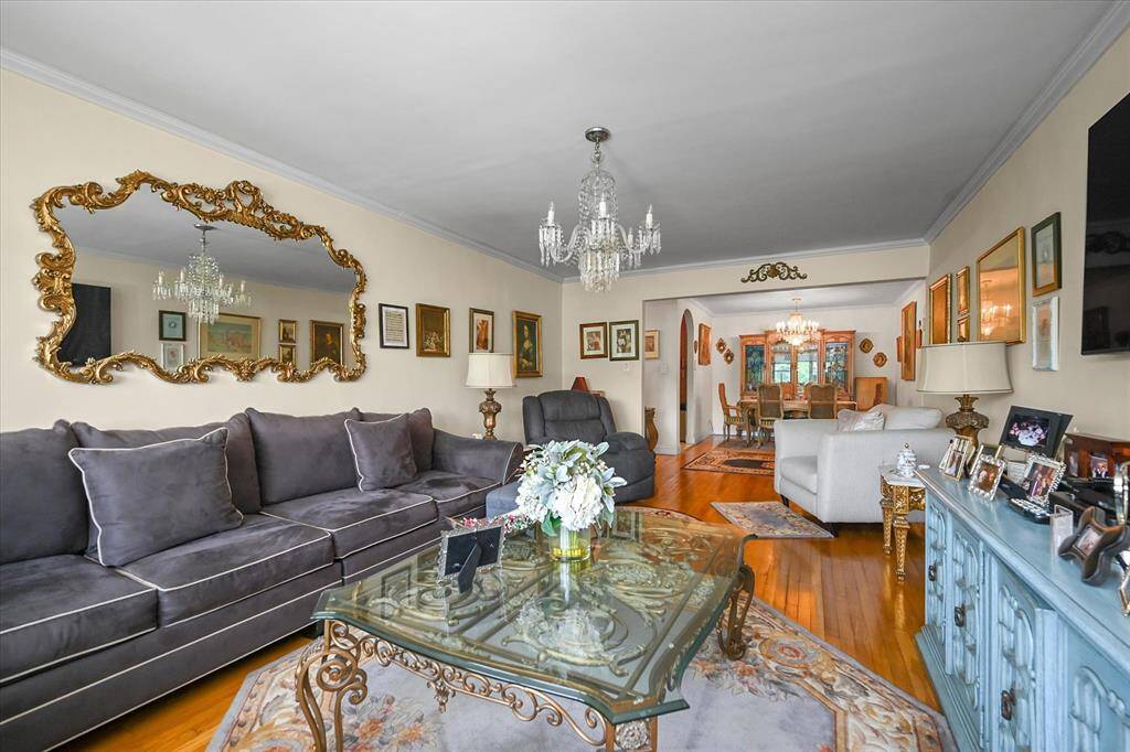 #4 photo, 211-40 18th Ave, #4A, クイーンズ区 Bayside , NY 11360