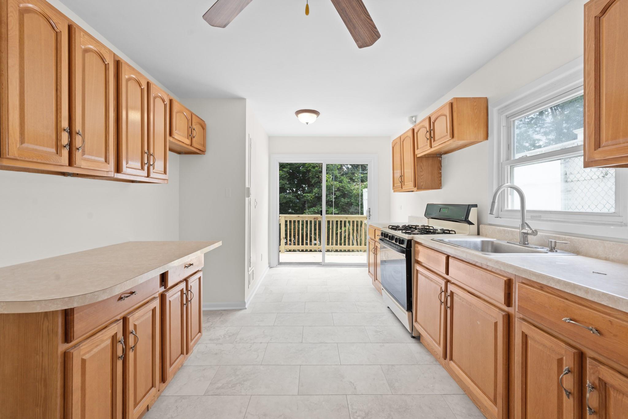 #1 photo, 690 Corbalis Place, 紐約州 Yonkers , NY 10703