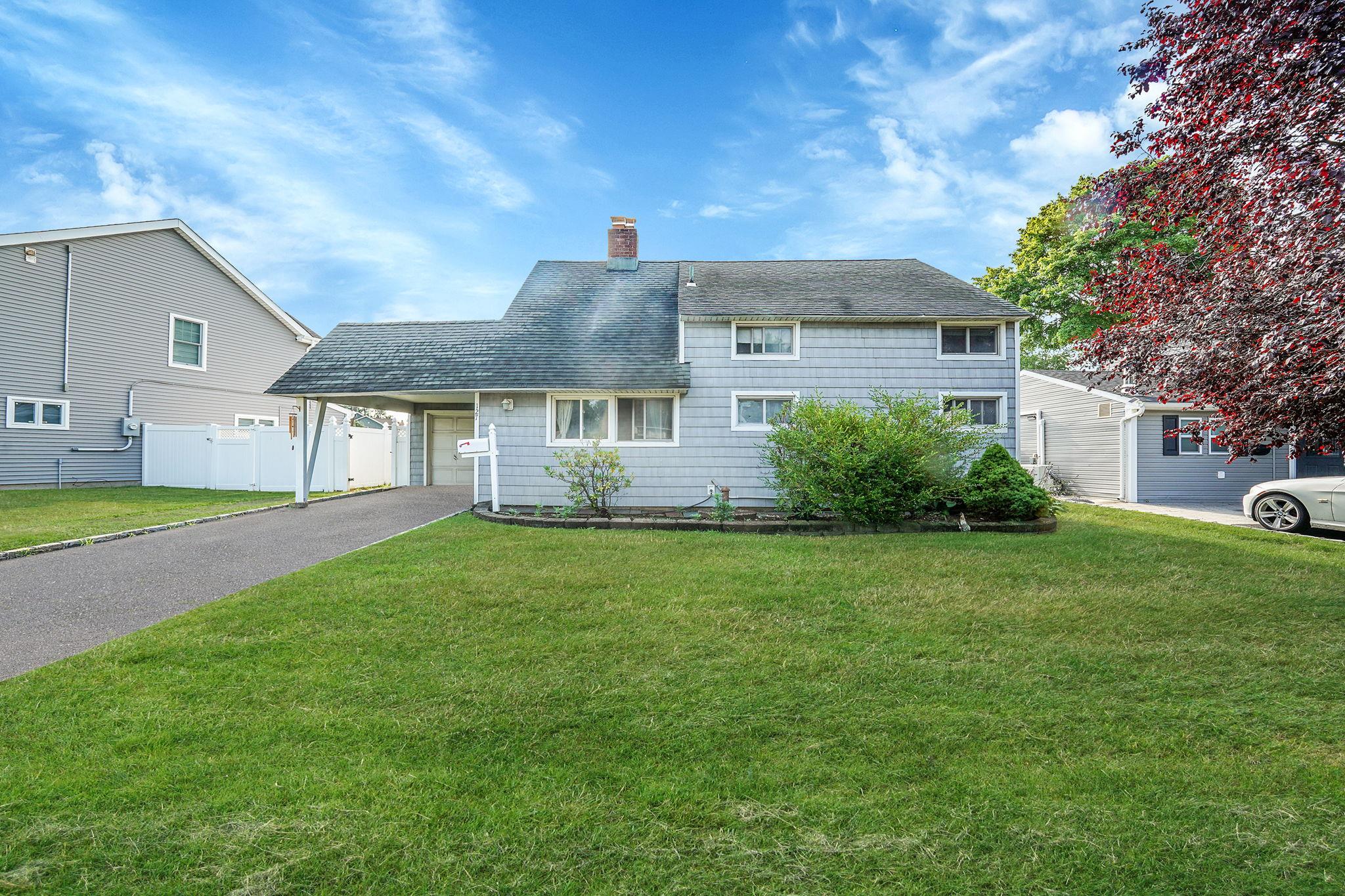 #1 photo, 127 Brittle Lane, Hicksville , NY 11801