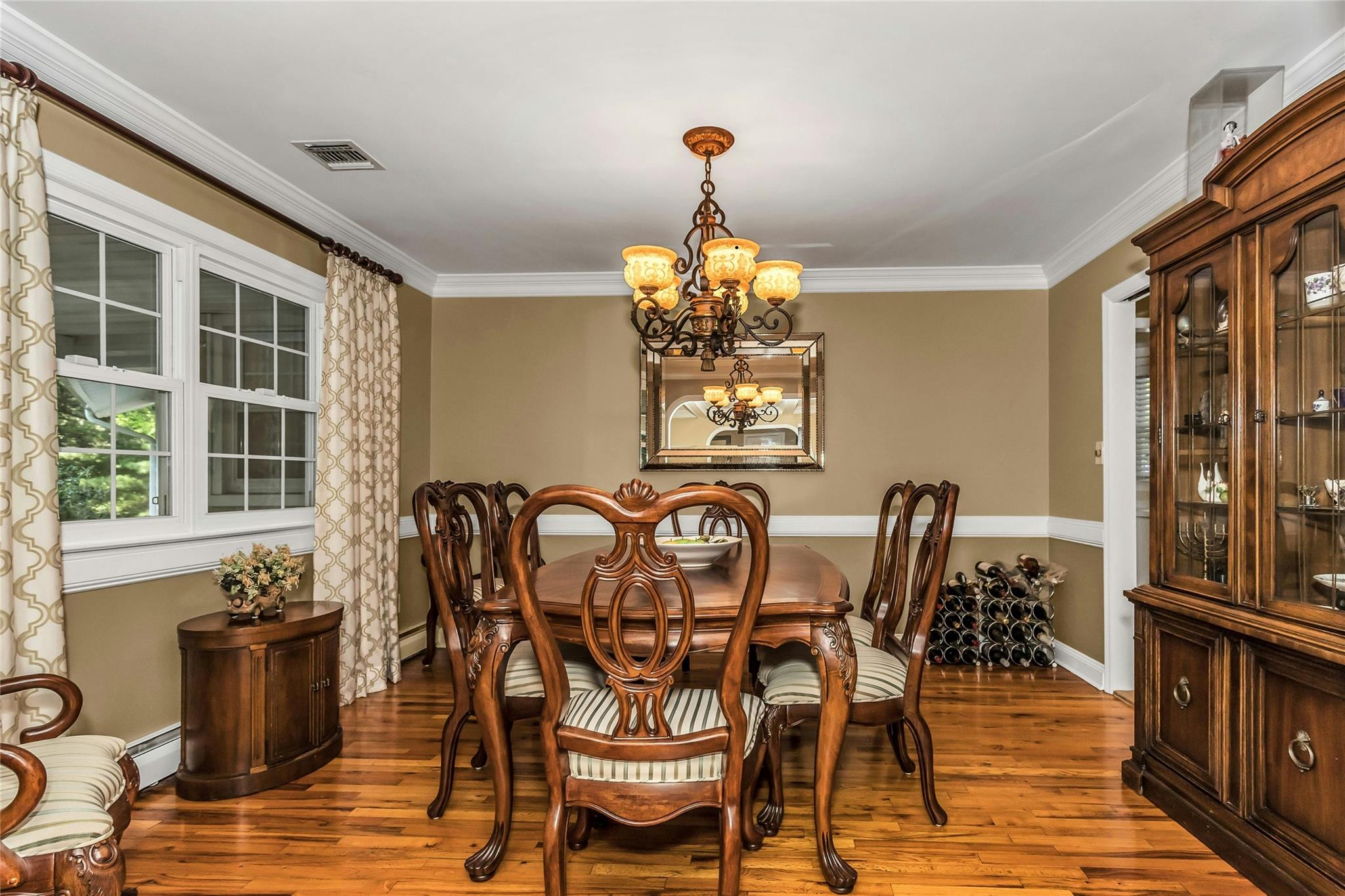 #10 photo, 31 Stonywell Court, Dix Hills , NY 11746