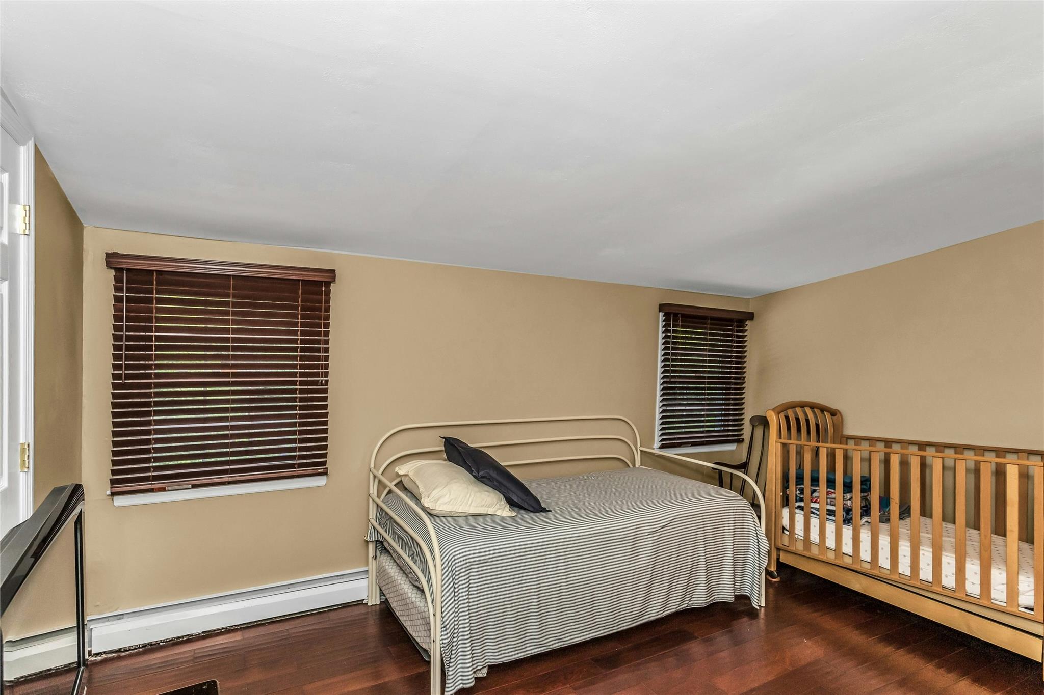 #18 photo, 31 Stonywell Court, Dix Hills , NY 11746