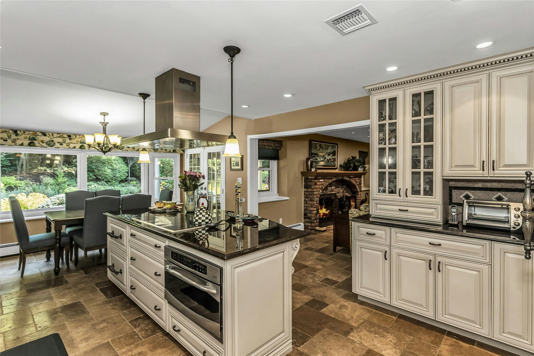 #6 photo, 31 Stonywell Court, Dix Hills , NY 11746