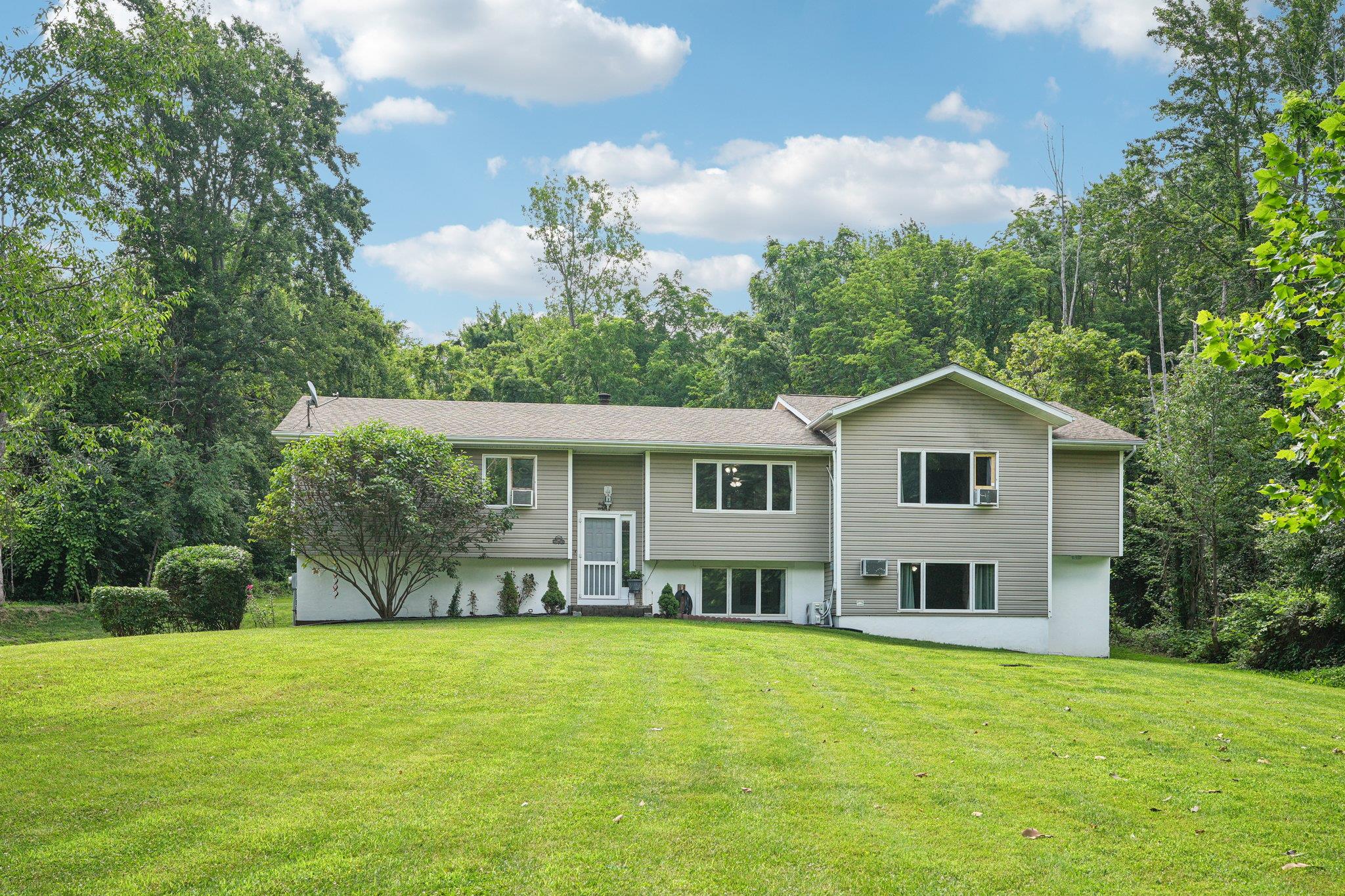 #1 photo, 24 Wild Turkey Run, Wappingers Falls , NY 12590