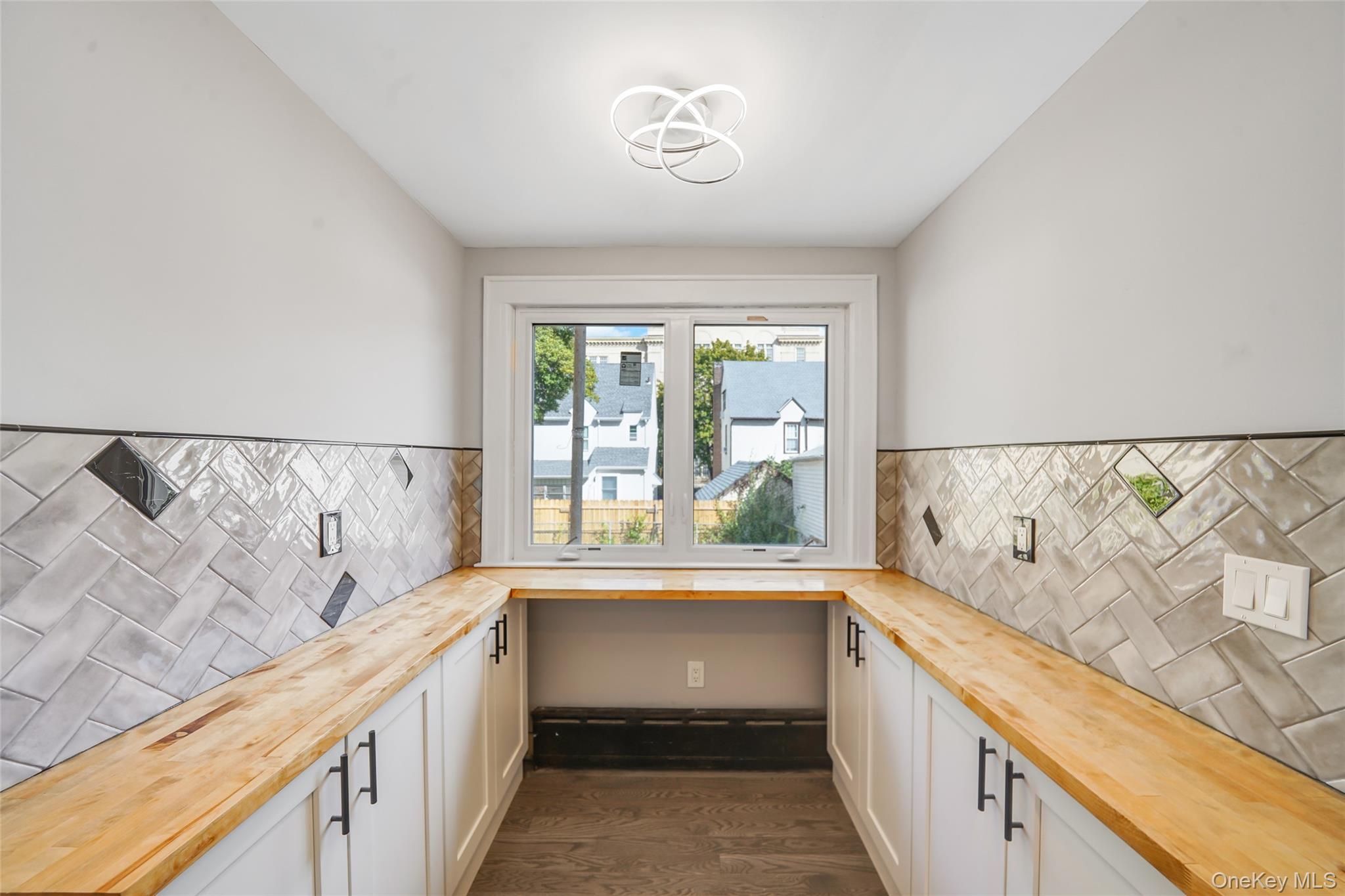 #14 photo, 6915 Loubet, クイーンズ区 Forest Hills , NY 11375