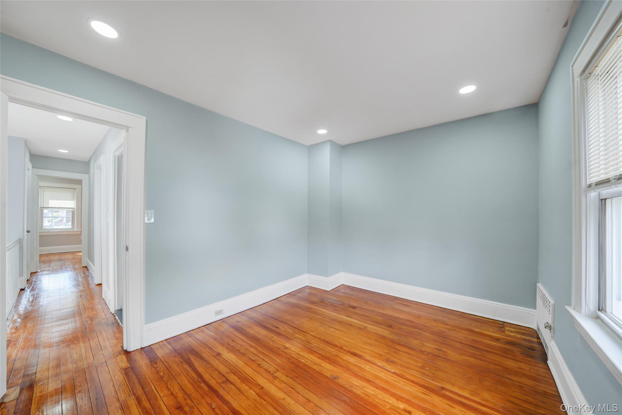 #20 photo, 6915 Loubet, クイーンズ区 Forest Hills , NY 11375