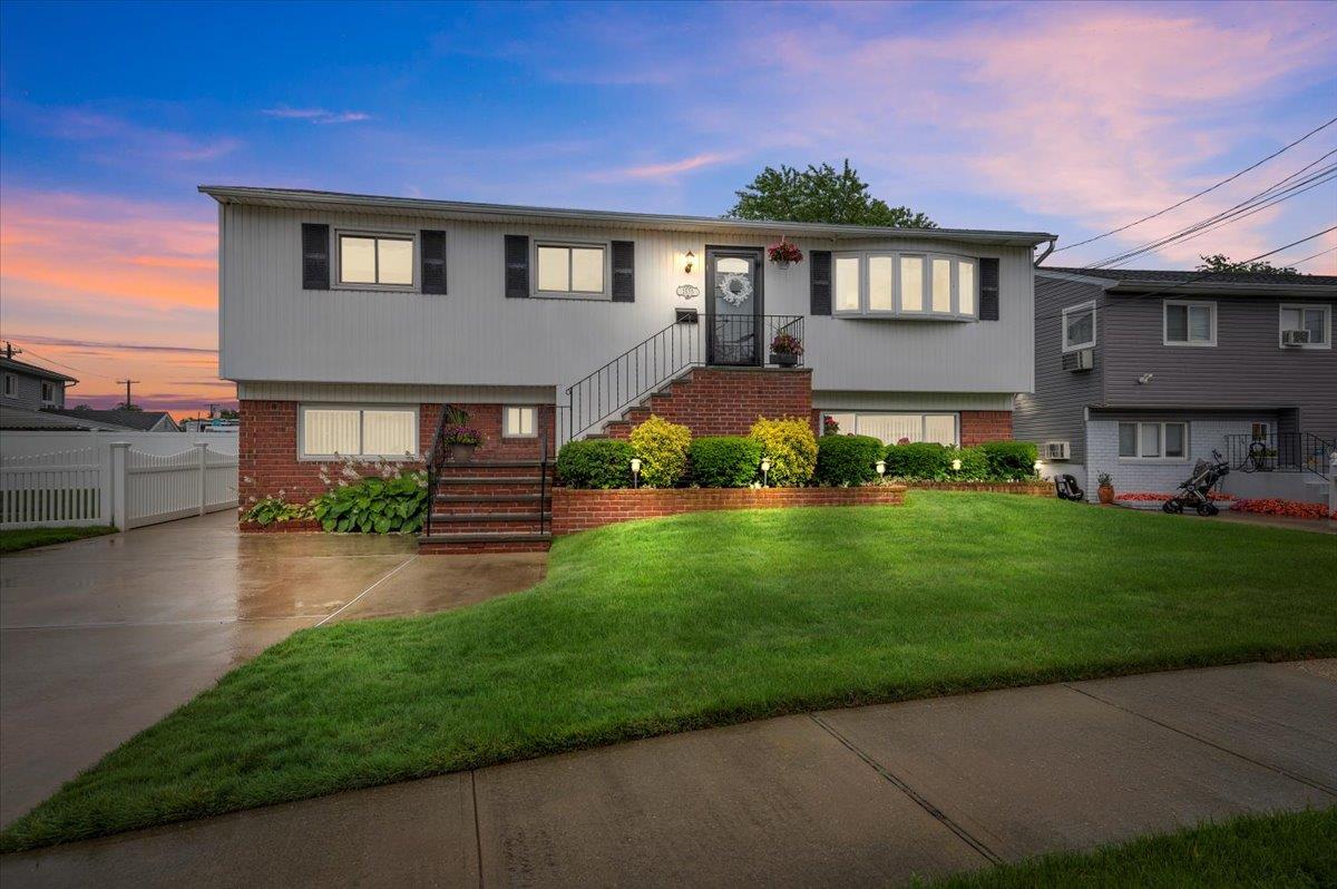 #1 photo, 2575 Mariners Avenue, 長島 Wantagh , NY 11793