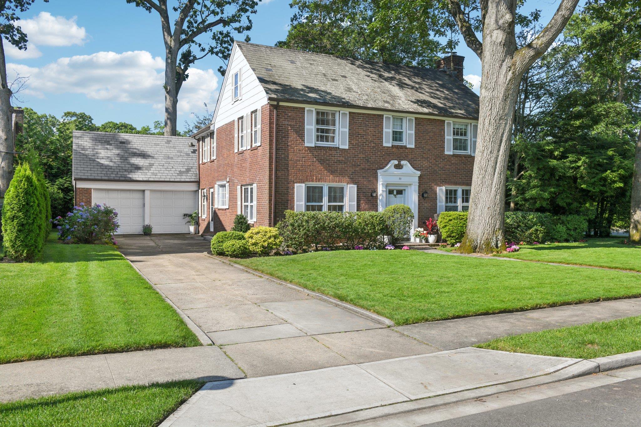 #1 photo, 52 Canterbury Road, Rockville Centre , NY 11570