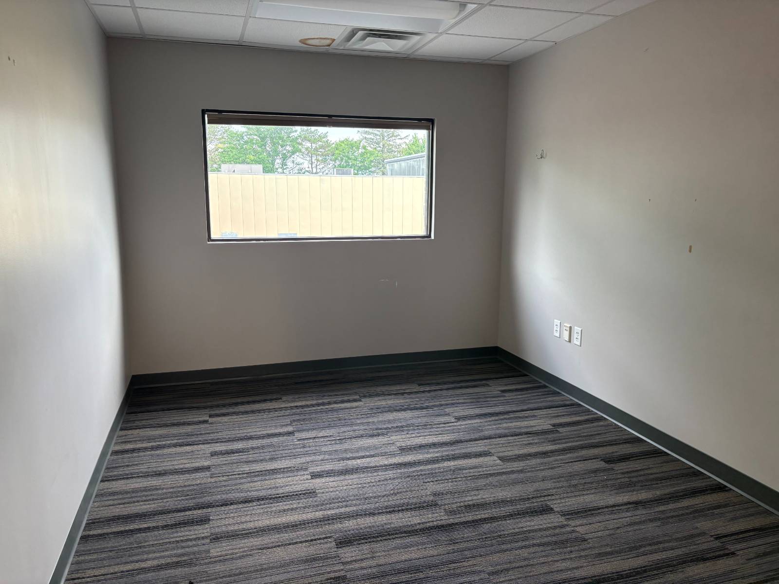 #7 photo, 18 Computer Drive East, Albany , NY 12205