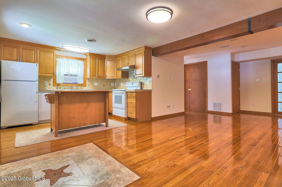 #10 photo, 22 Schaffer Drive, Colonie , NY 12047