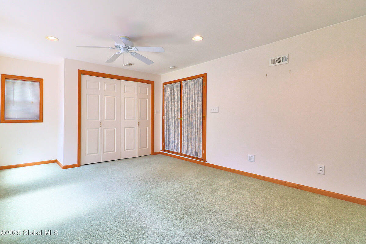 #18 photo, 22 Schaffer Drive, Colonie , NY 12047