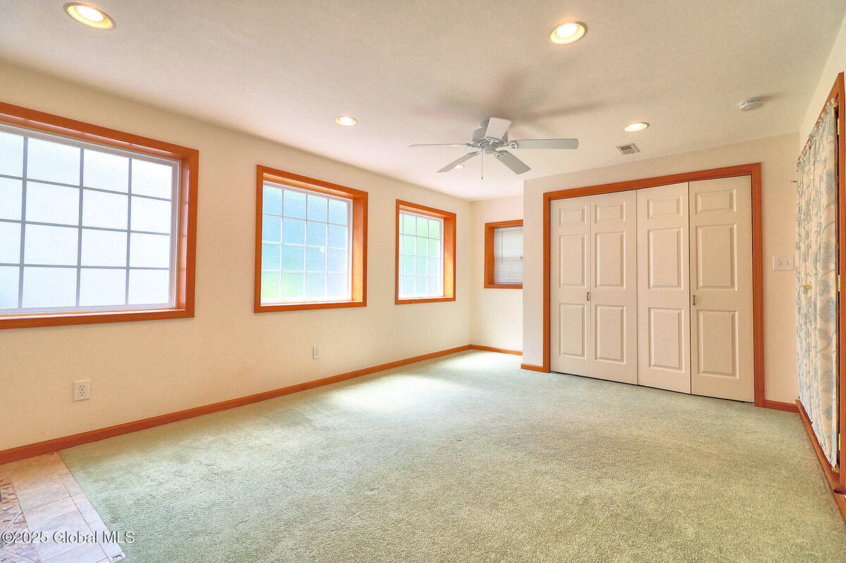 #19 photo, 22 Schaffer Drive, Colonie , NY 12047