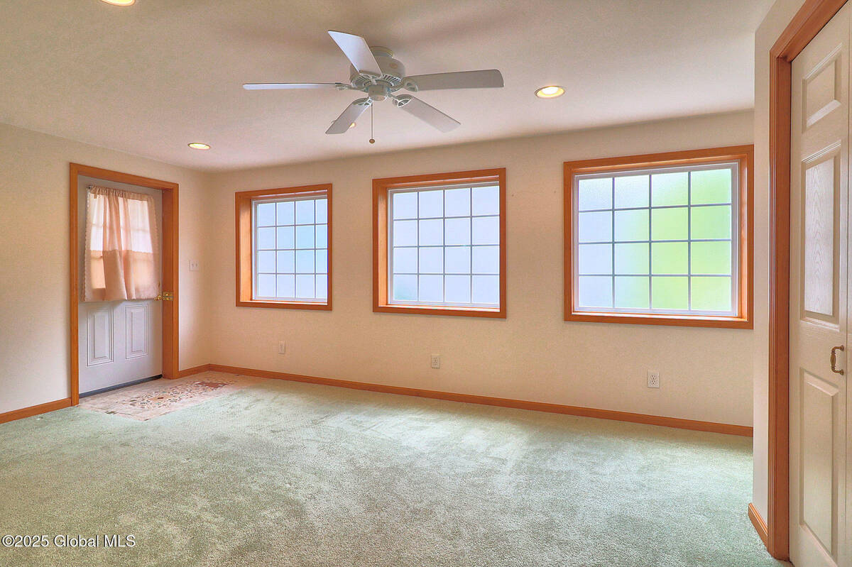 #20 photo, 22 Schaffer Drive, Colonie , NY 12047